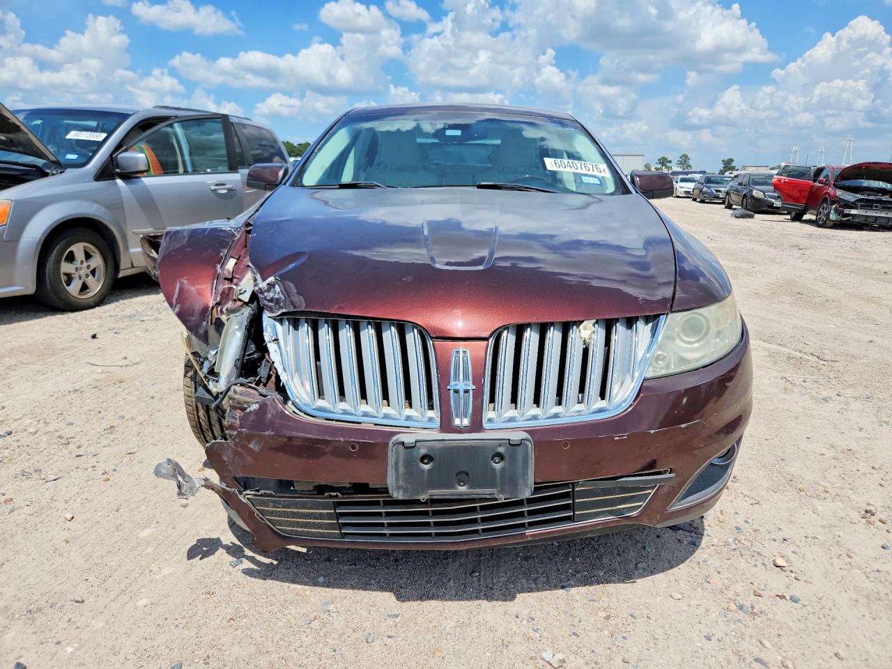 2010 Lincoln Mks Burgundy vin: 1LNHL9DR2AG612096