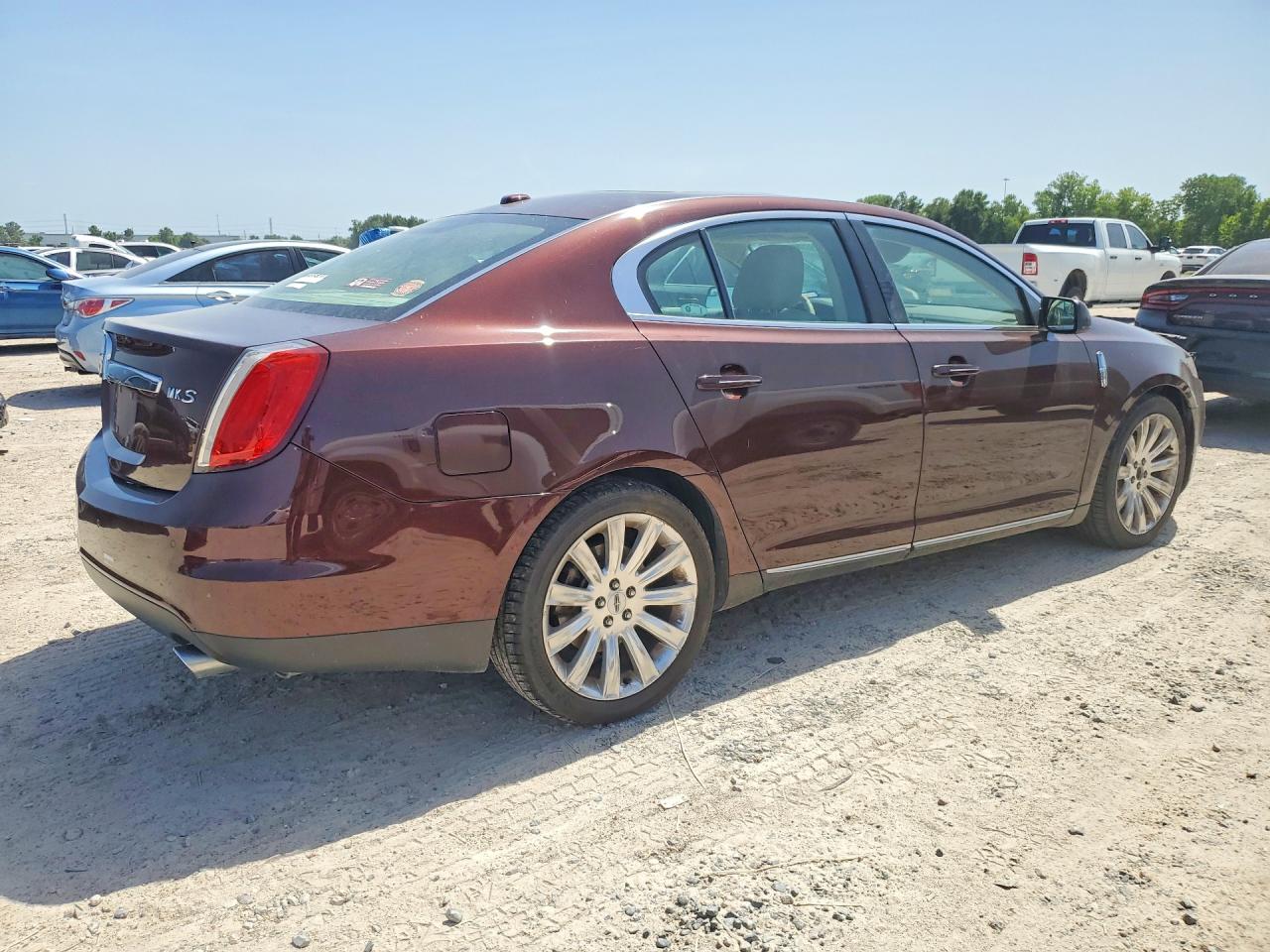 2010 Lincoln Mks Maroon vin: 1LNHL9DR4AG606302