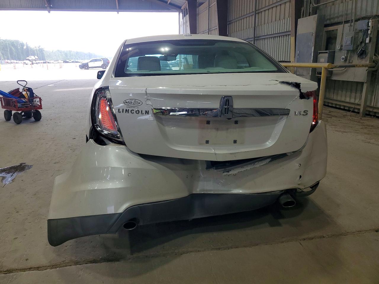 2011 Lincoln Mks White vin: 1LNHL9DR4BG606804