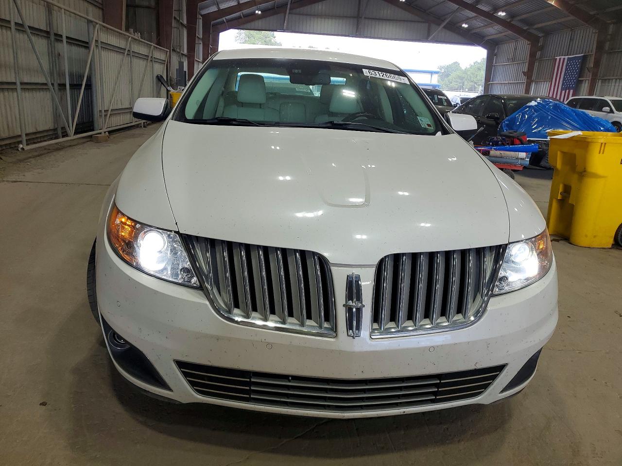 2011 Lincoln Mks White vin: 1LNHL9DR4BG606804