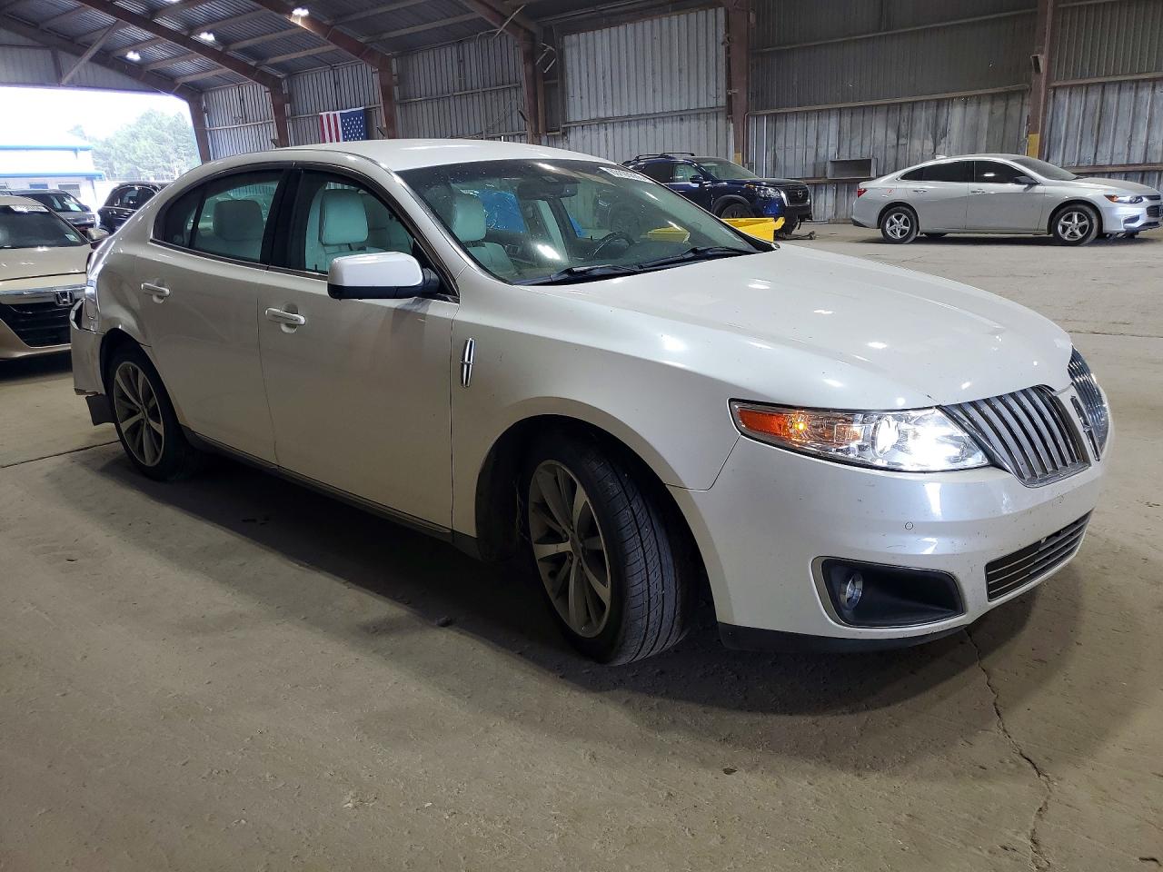 2011 Lincoln Mks White vin: 1LNHL9DR4BG606804