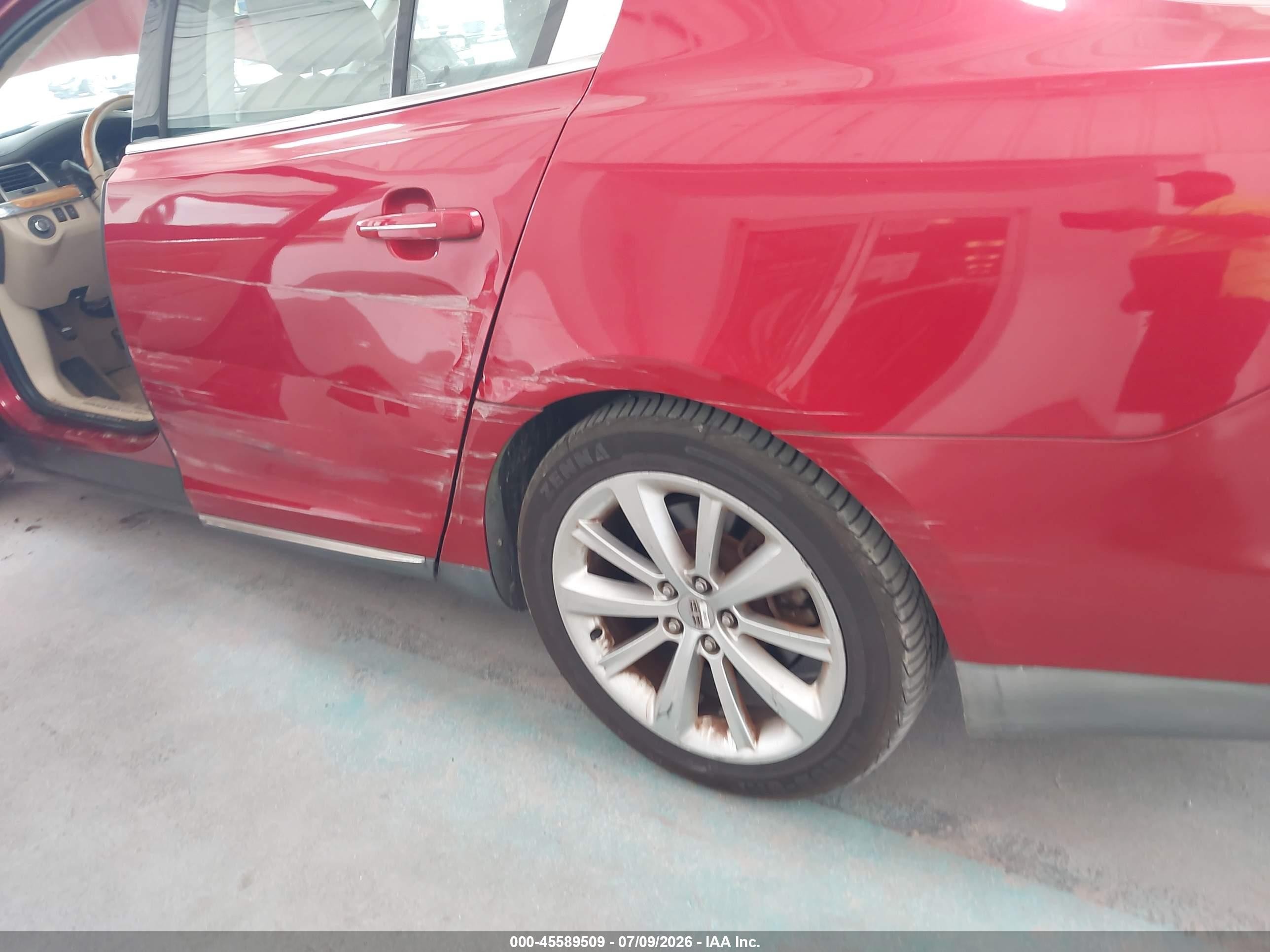 2010 Lincoln Mks   Красный vin: 1LNHL9DR5AG608902