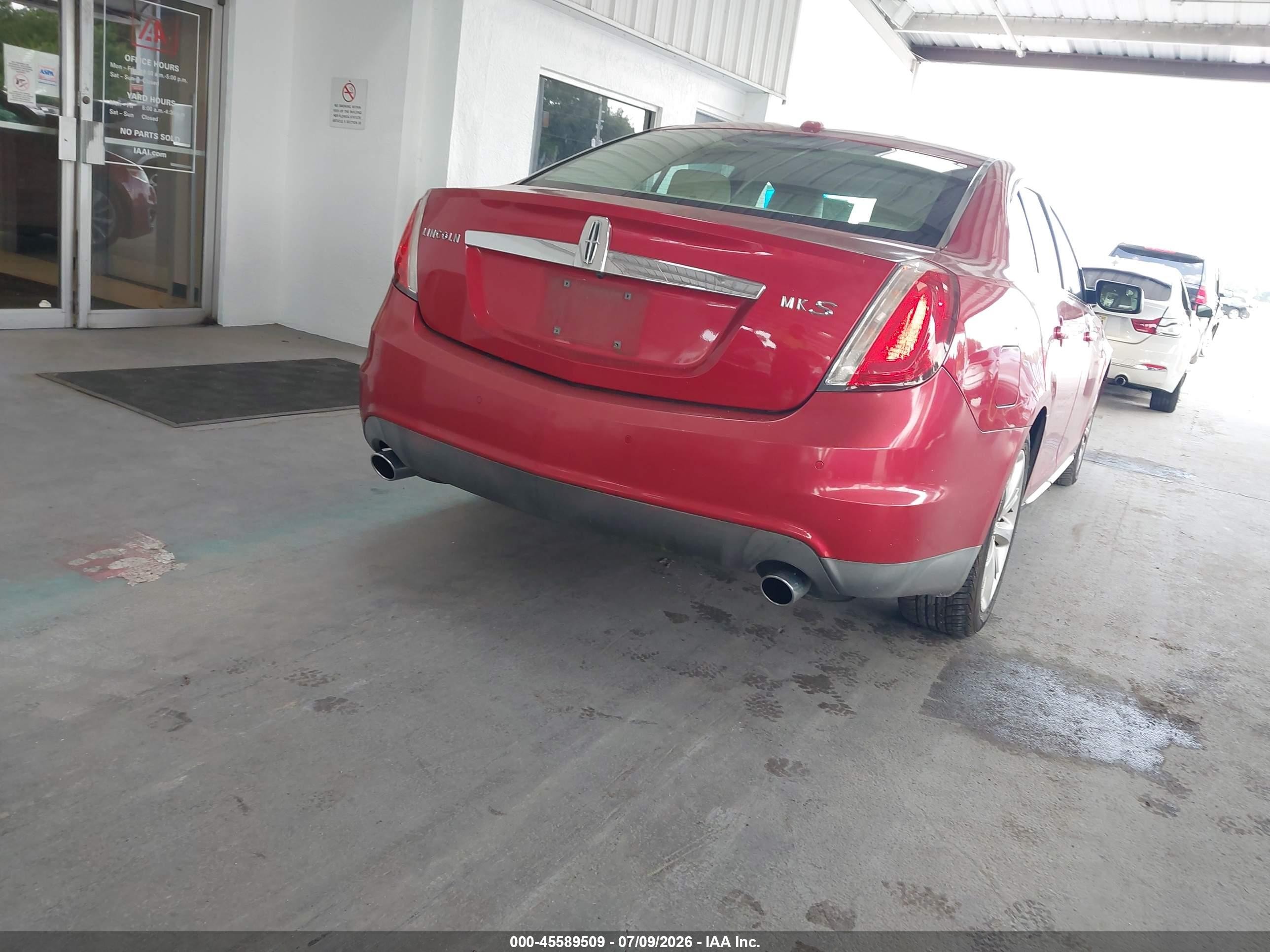 2010 Lincoln Mks   Красный vin: 1LNHL9DR5AG608902
