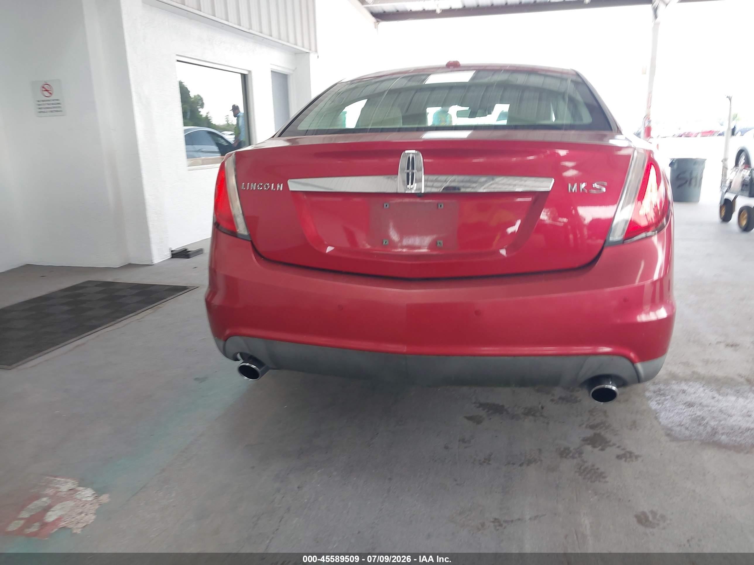 2010 Lincoln Mks   Красный vin: 1LNHL9DR5AG608902
