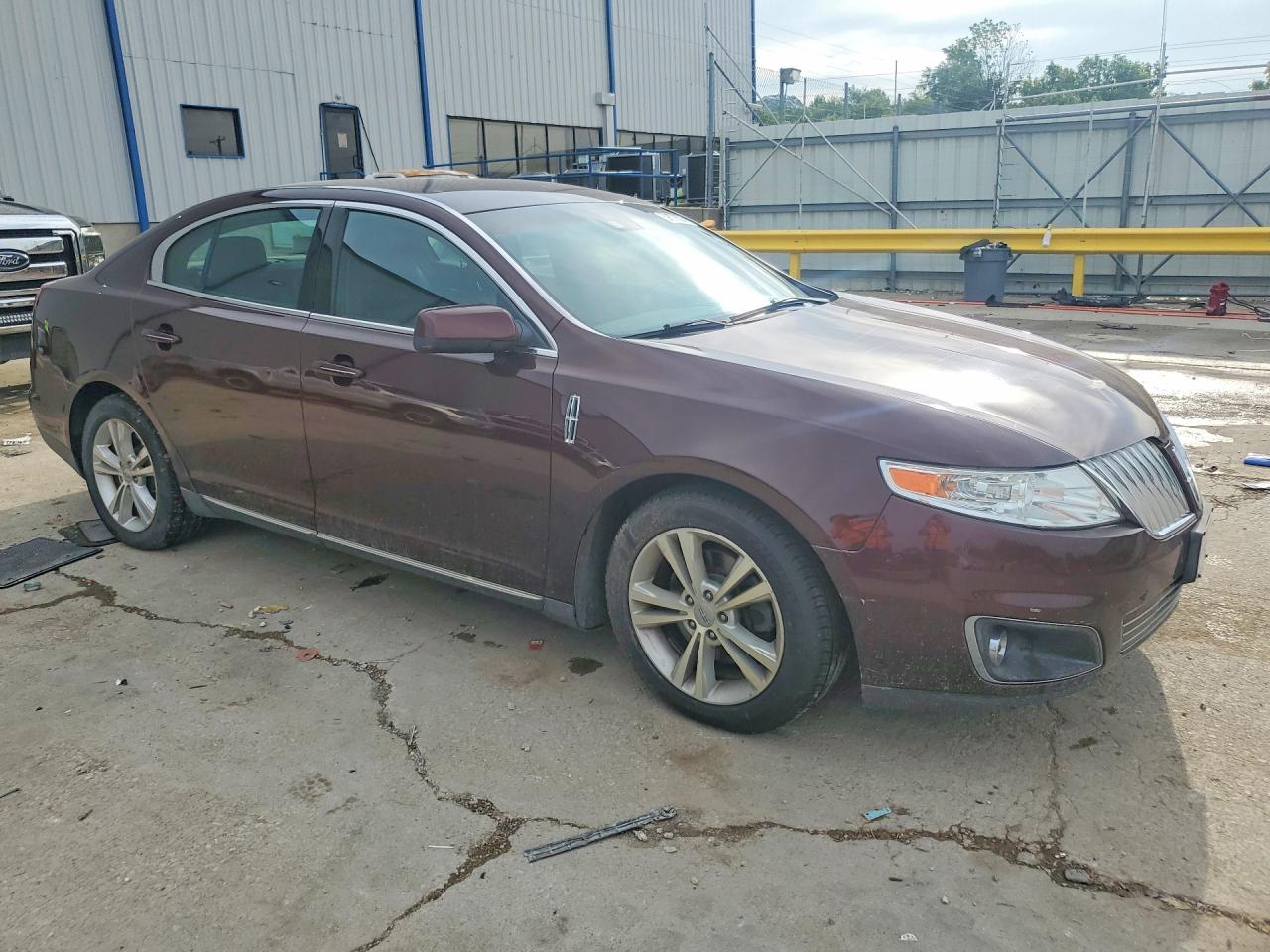 2010 Lincoln Mks Burgundy vin: 1LNHL9DR5AG615610