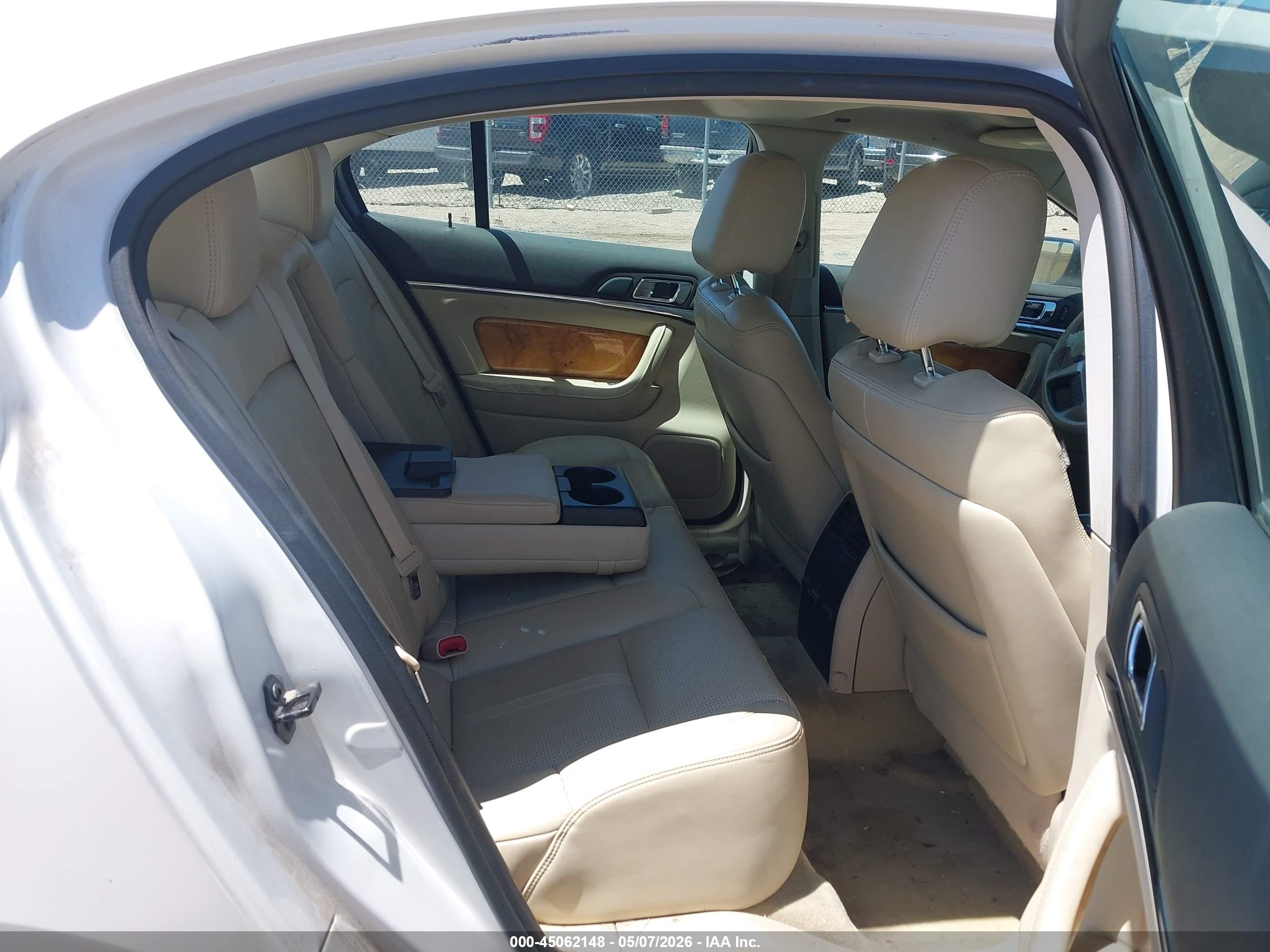 2012 Lincoln Mks   Белый vin: 1LNHL9DR6CG803412