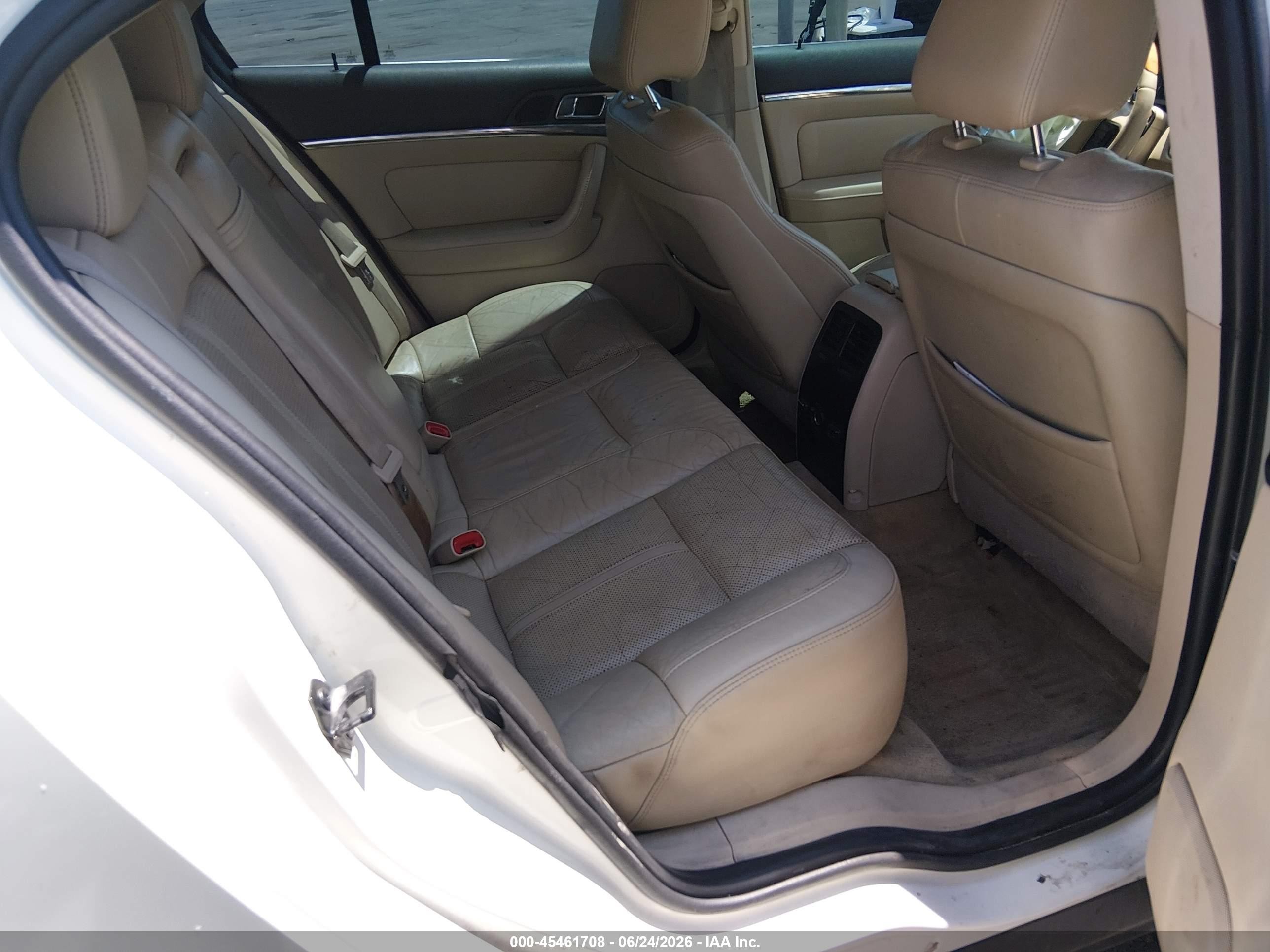 2012 Lincoln Mks   White vin: 1LNHL9DR8CG803086