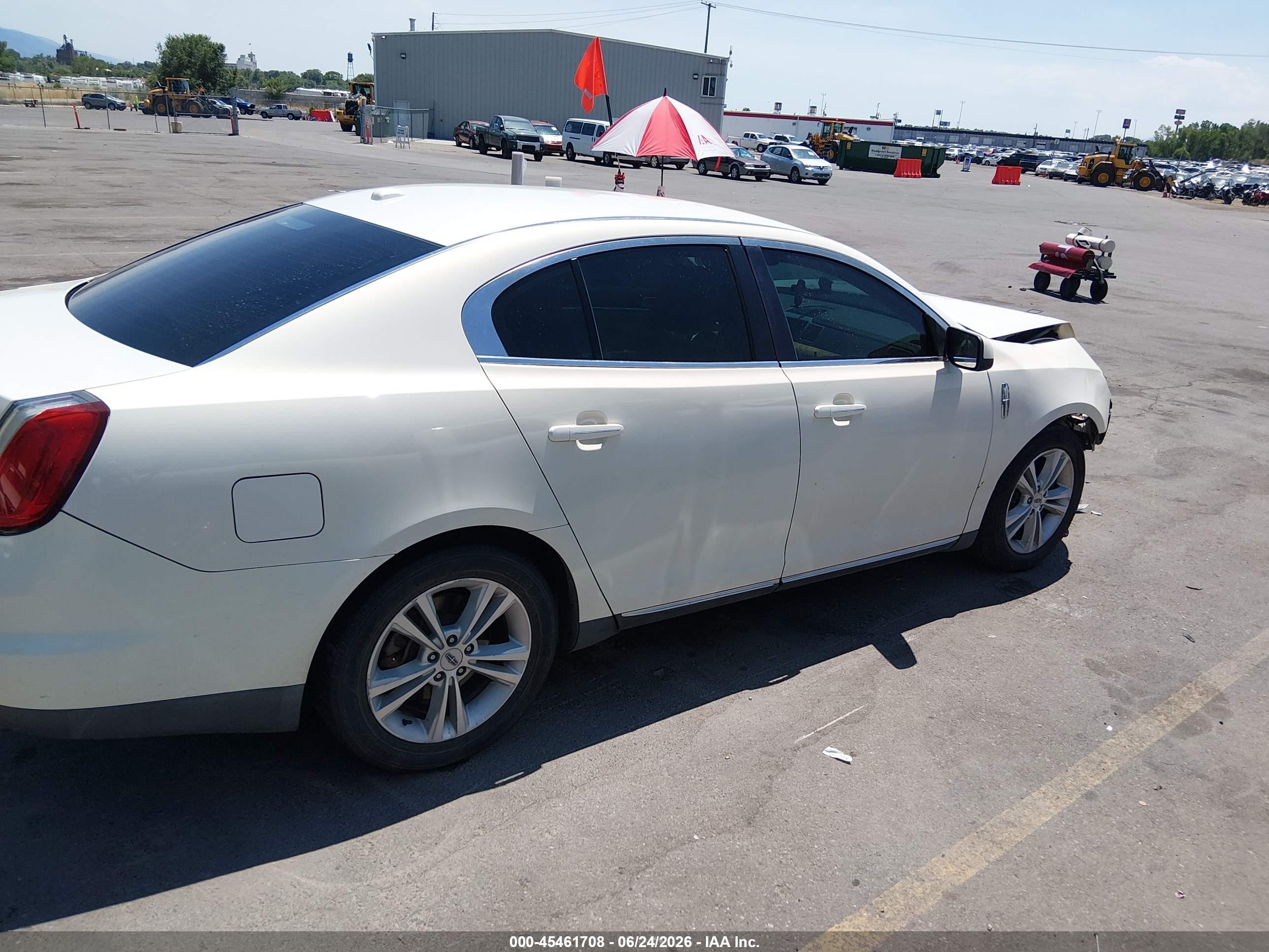 2012 Lincoln Mks   White vin: 1LNHL9DR8CG803086
