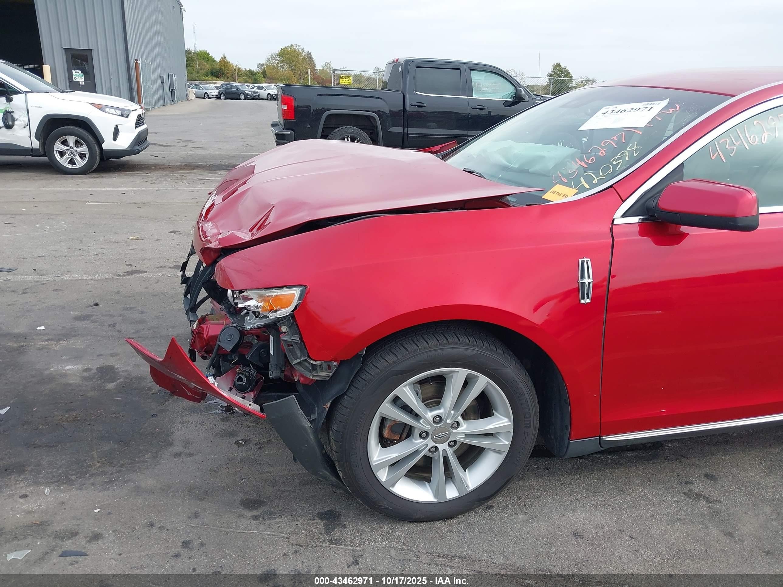 2012 Lincoln Mks   Red vin: 1LNHL9DR9CG801721