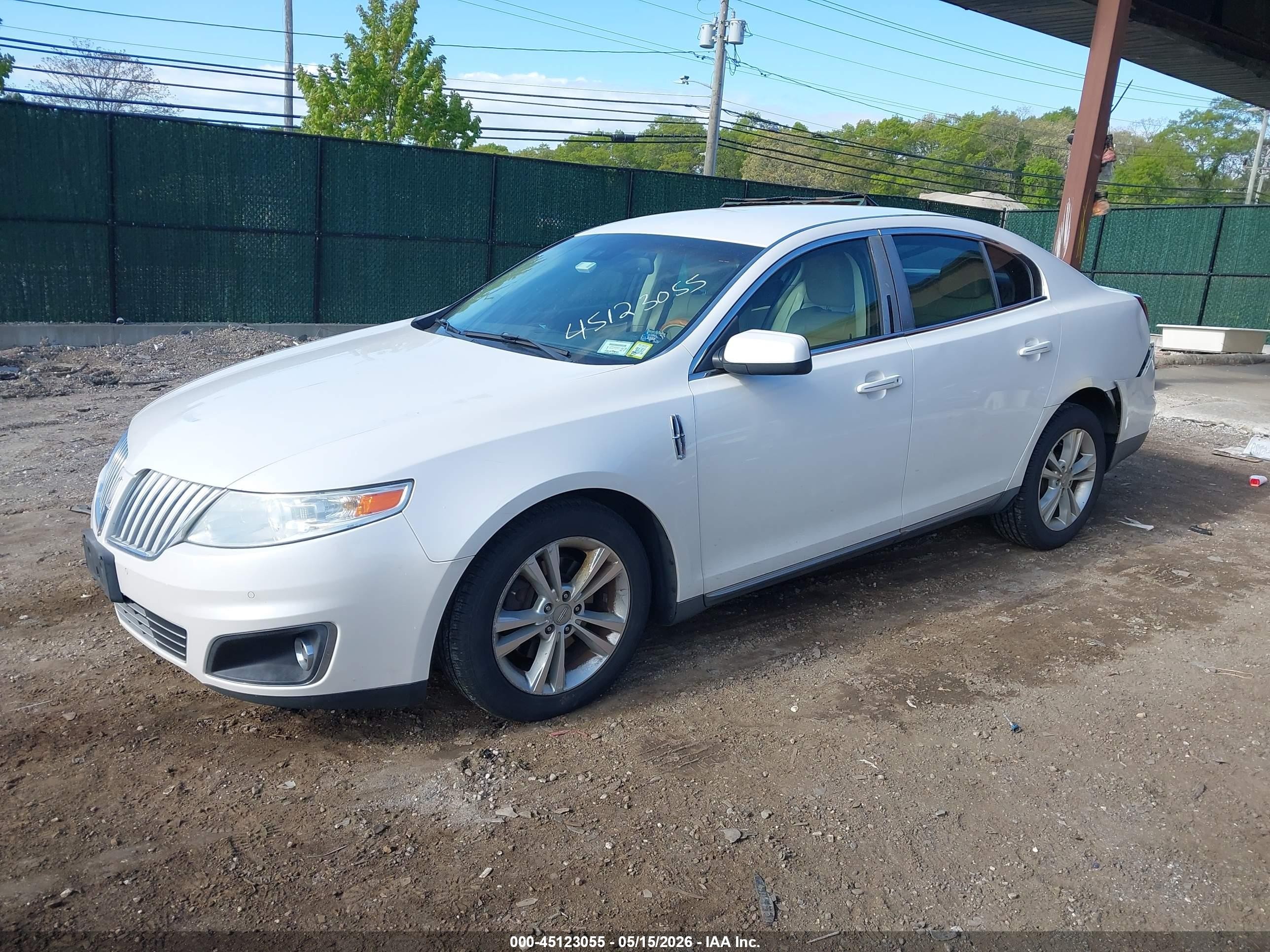 2011 Lincoln Mks   White vin: 1LNHL9DRXBG606631