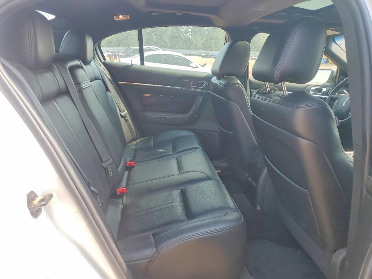 2012 Lincoln Mks White vin: 1LNHL9DRXCG801825