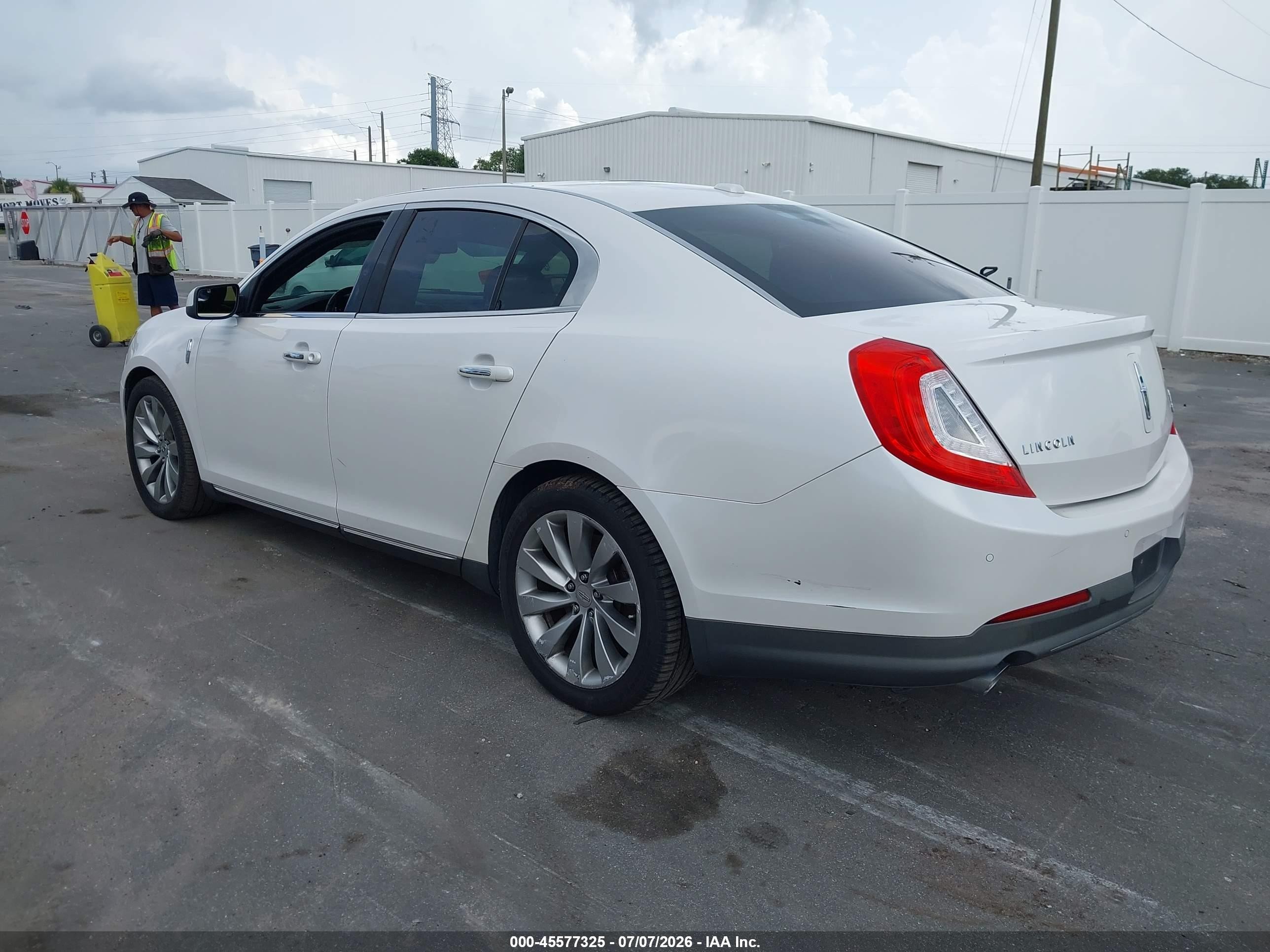 2013 Lincoln Mks   White vin: 1LNHL9EK2DG604439