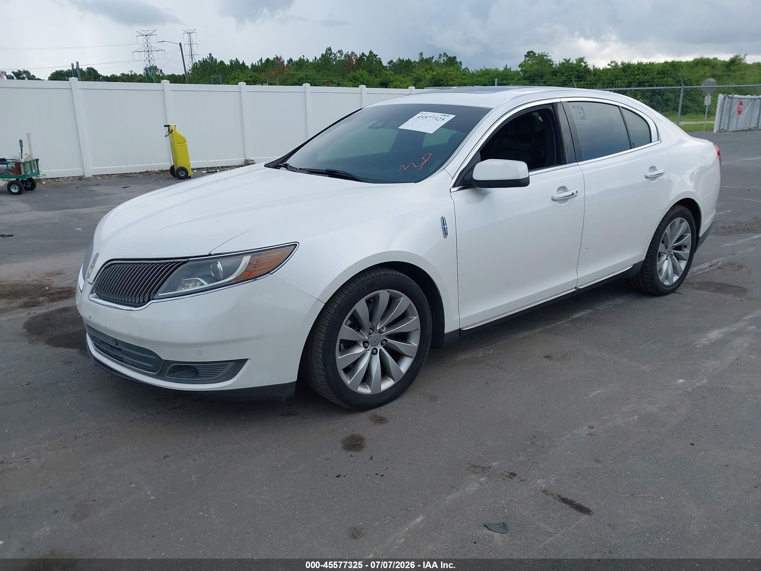 2013 Lincoln Mks   White vin: 1LNHL9EK2DG604439