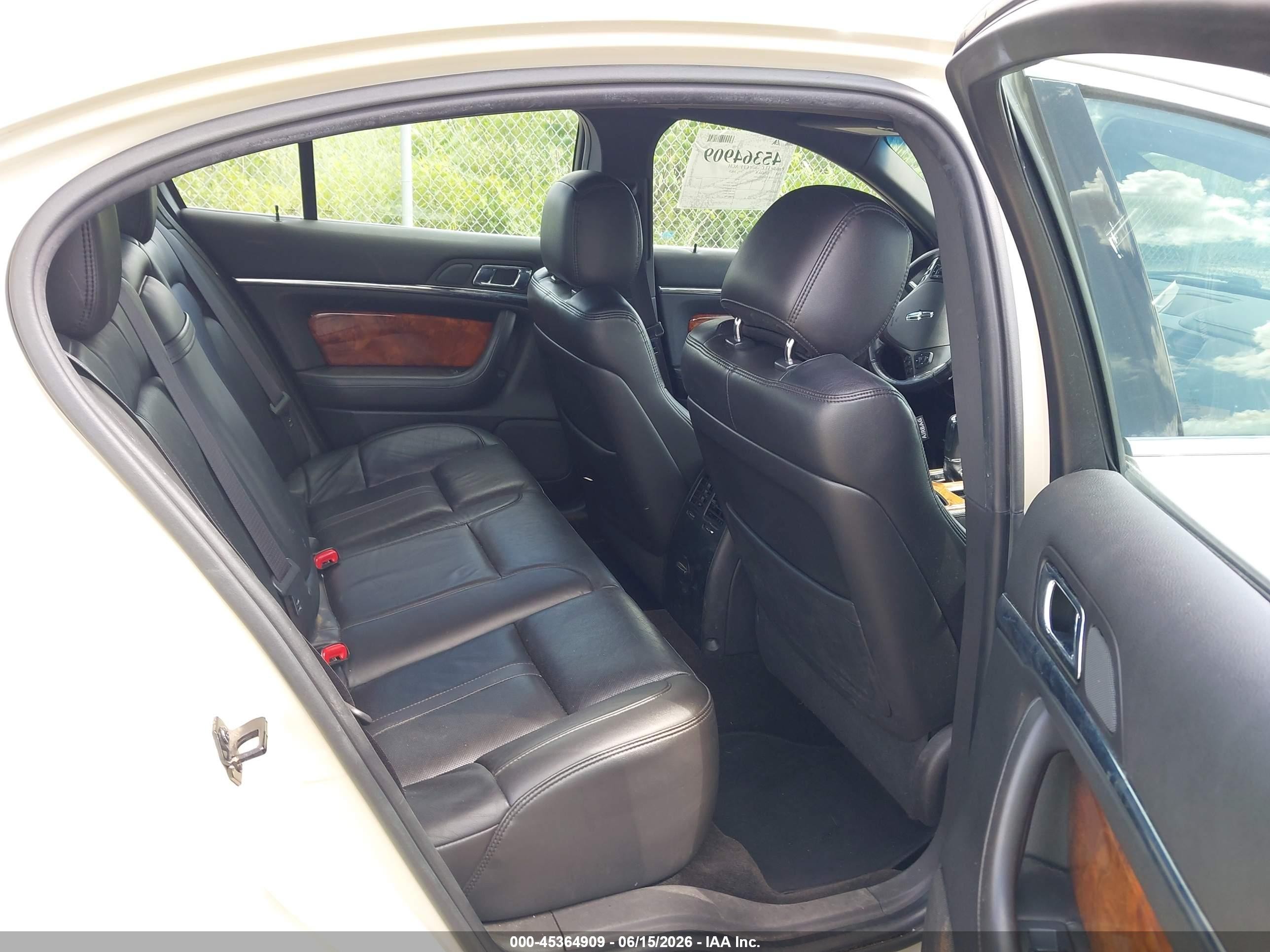 2014 Lincoln Mks   Beige vin: 1LNHL9EK7EG601859