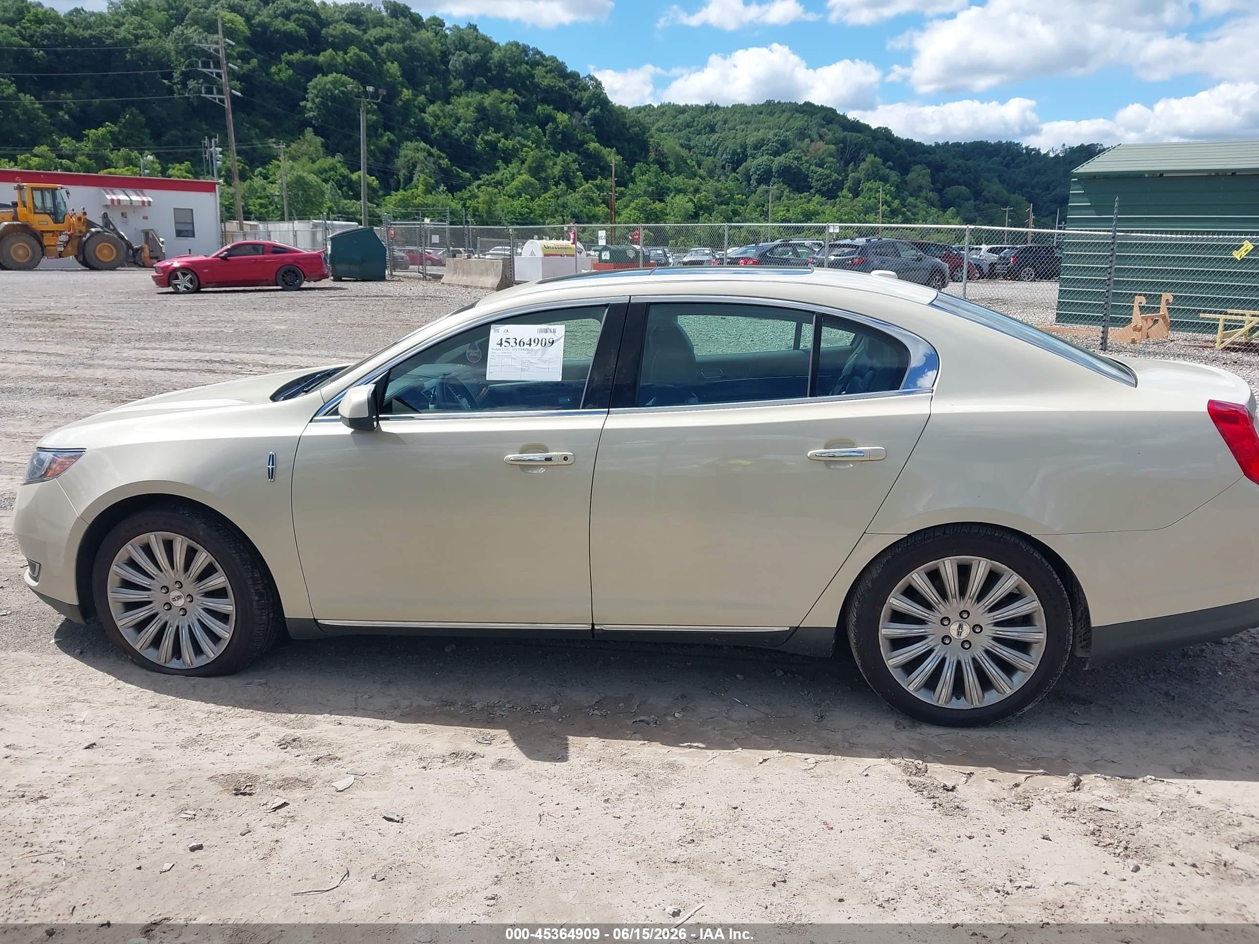2014 Lincoln Mks   Beige vin: 1LNHL9EK7EG601859