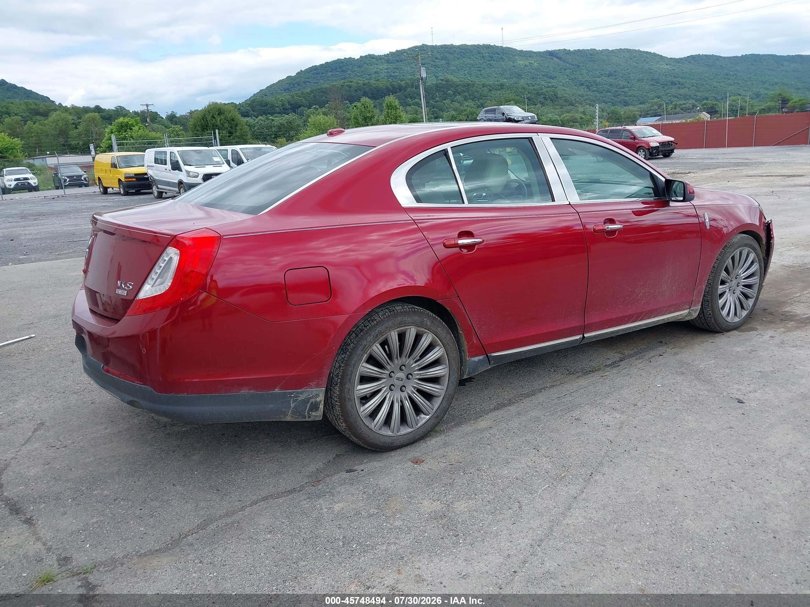 2013 Lincoln Mks   Красный vin: 1LNHL9EK9DG602266