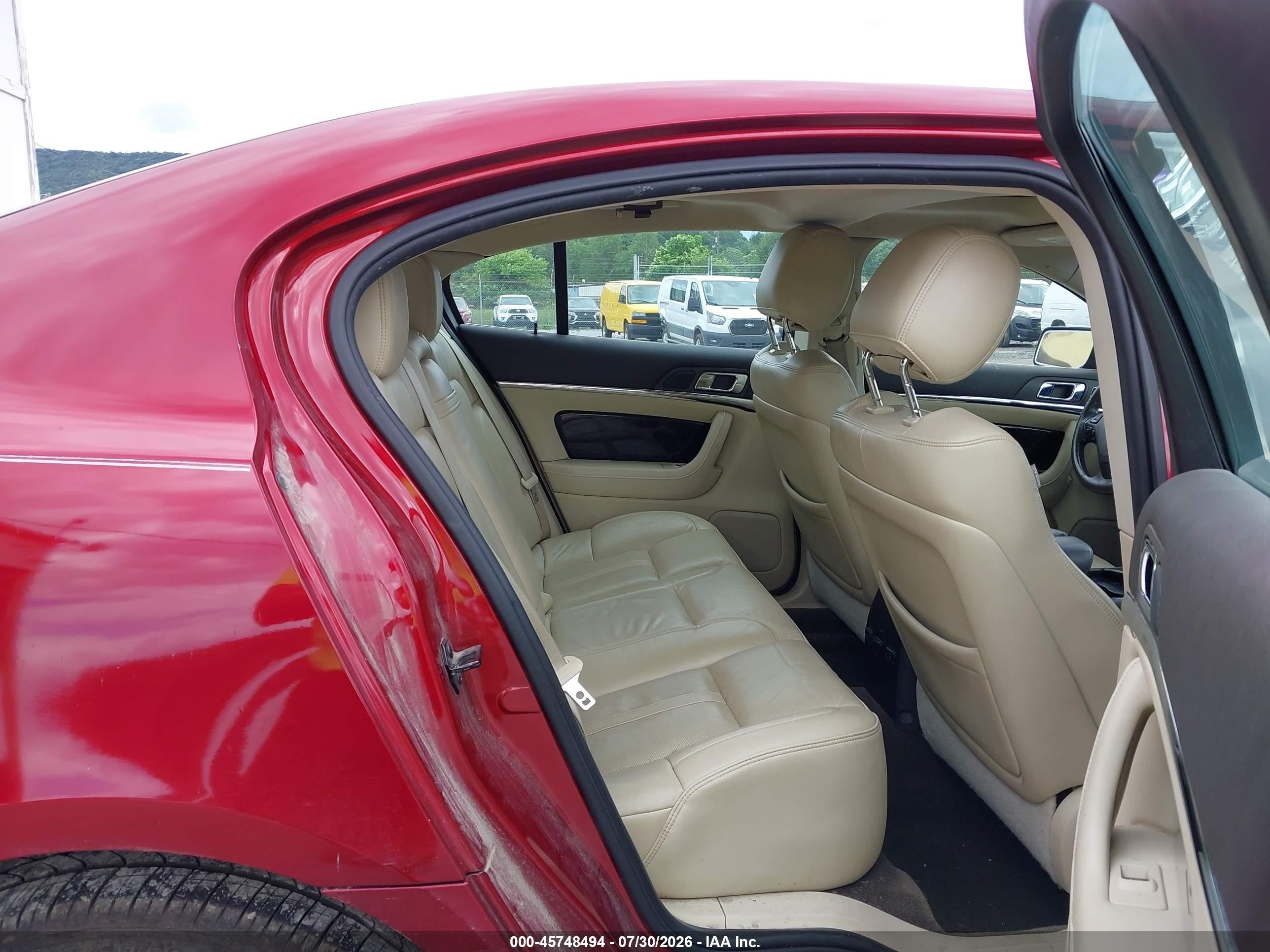 2013 Lincoln Mks   Красный vin: 1LNHL9EK9DG602266