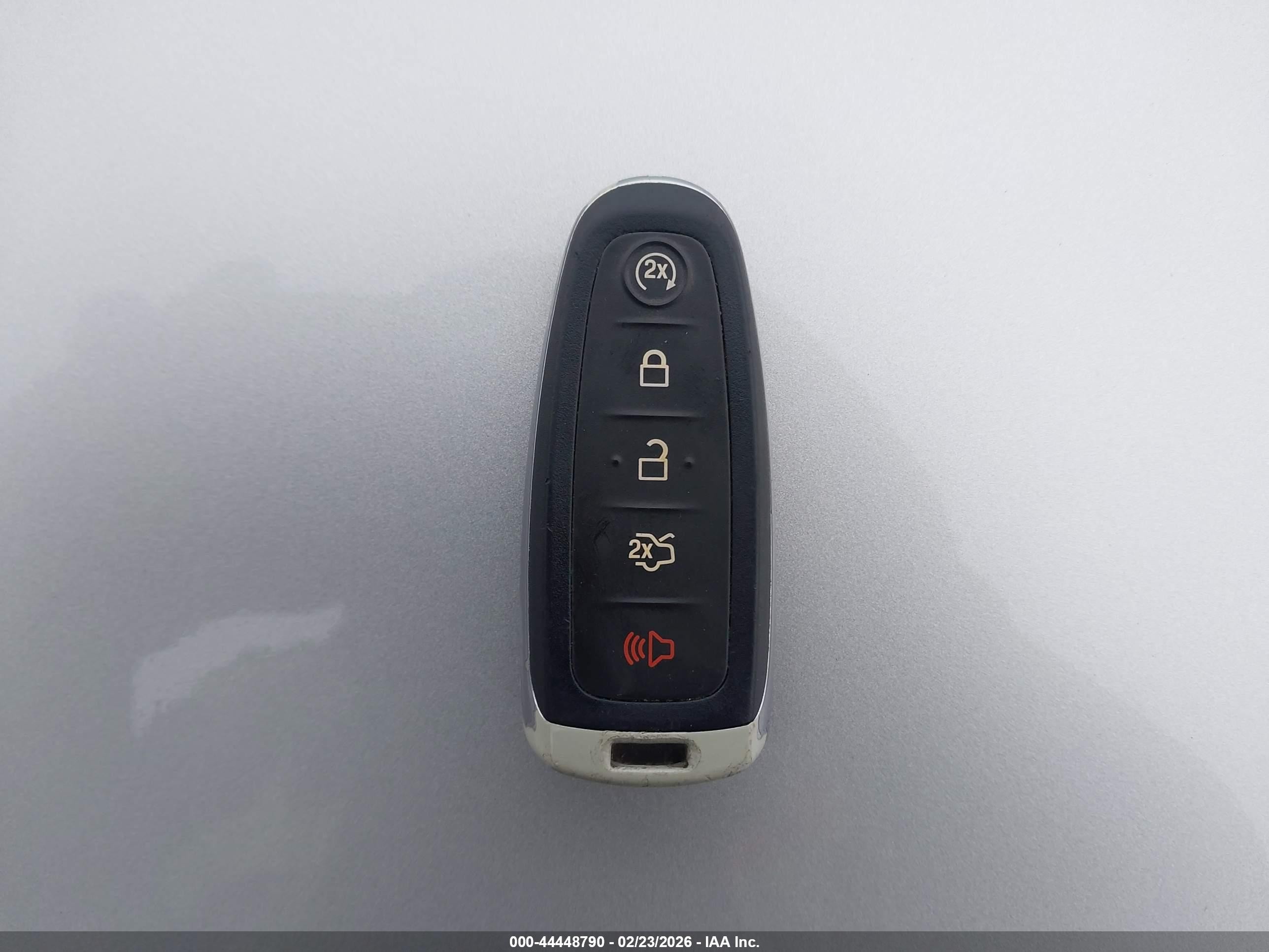 2013 Lincoln Mks Red vin: 1LNHL9EKXDG615527