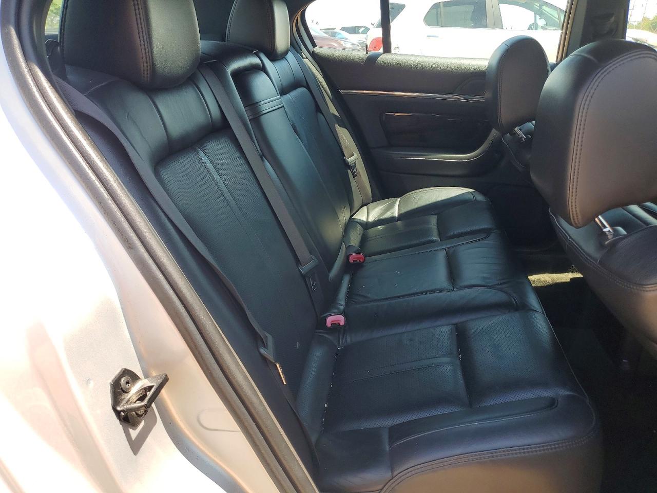 2012 Lincoln Mks Silver vin: 1LNHL9ER7CG801084