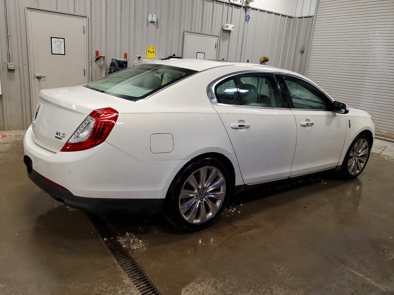 2013 Lincoln Mks White vin: 1LNHL9FT4DG610301