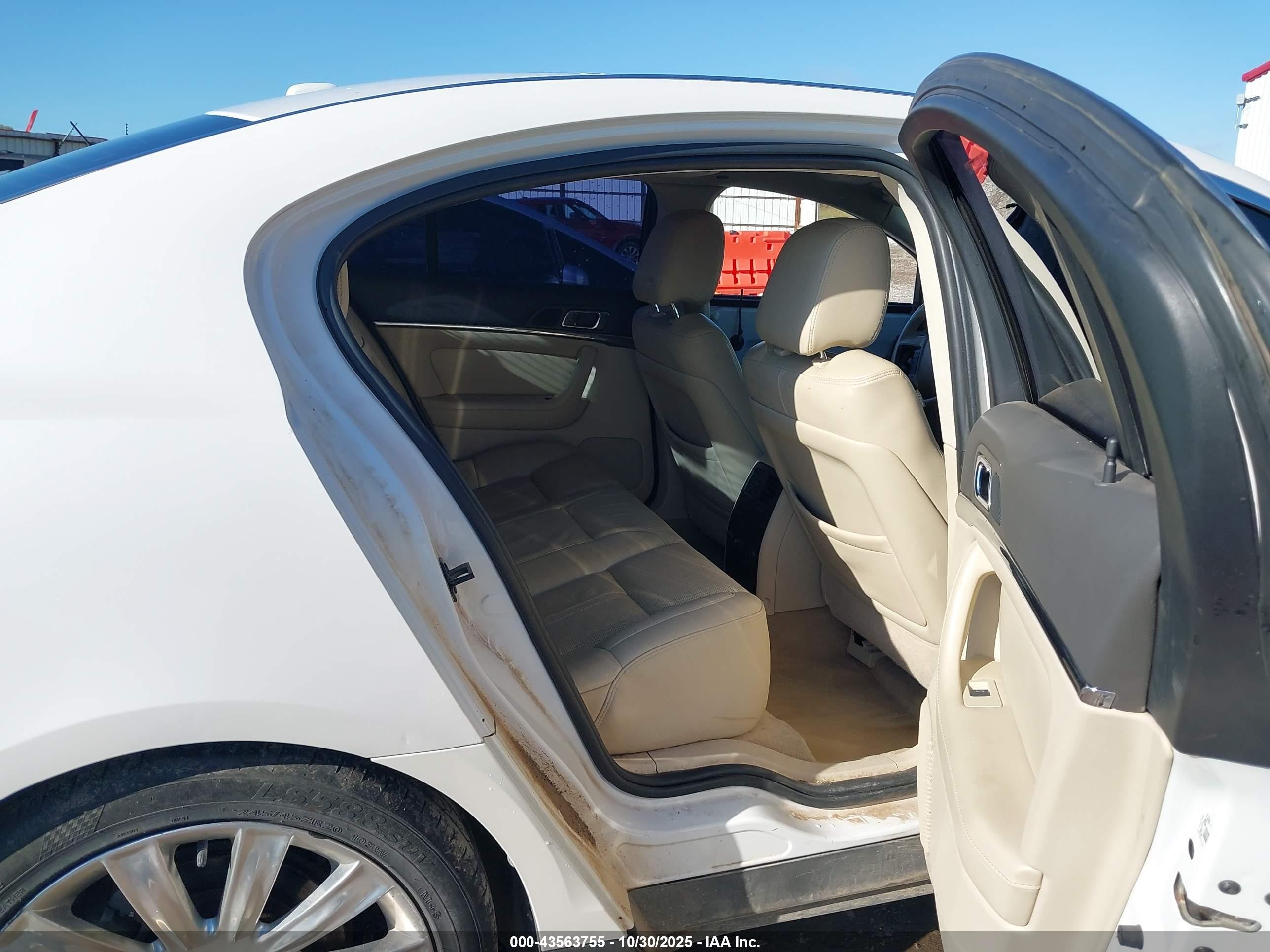 2011 Lincoln Mks Ecoboost White vin: 1LNHL9FT7BG605915