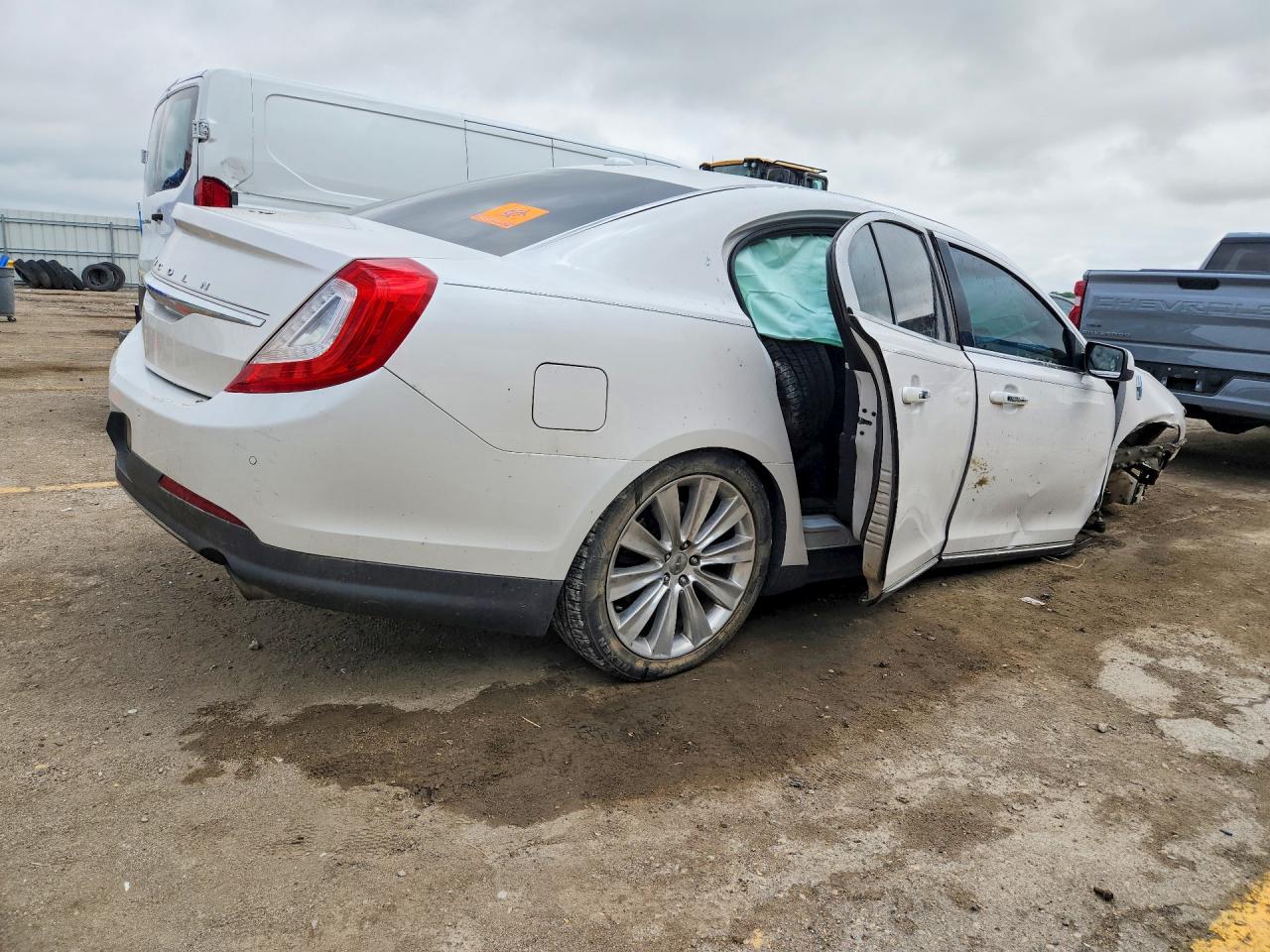 2015 Lincoln Mks White vin: 1LNHL9FT9FG603475