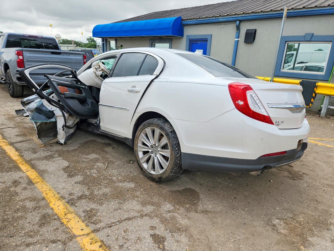 2015 Lincoln Mks White vin: 1LNHL9FT9FG603475