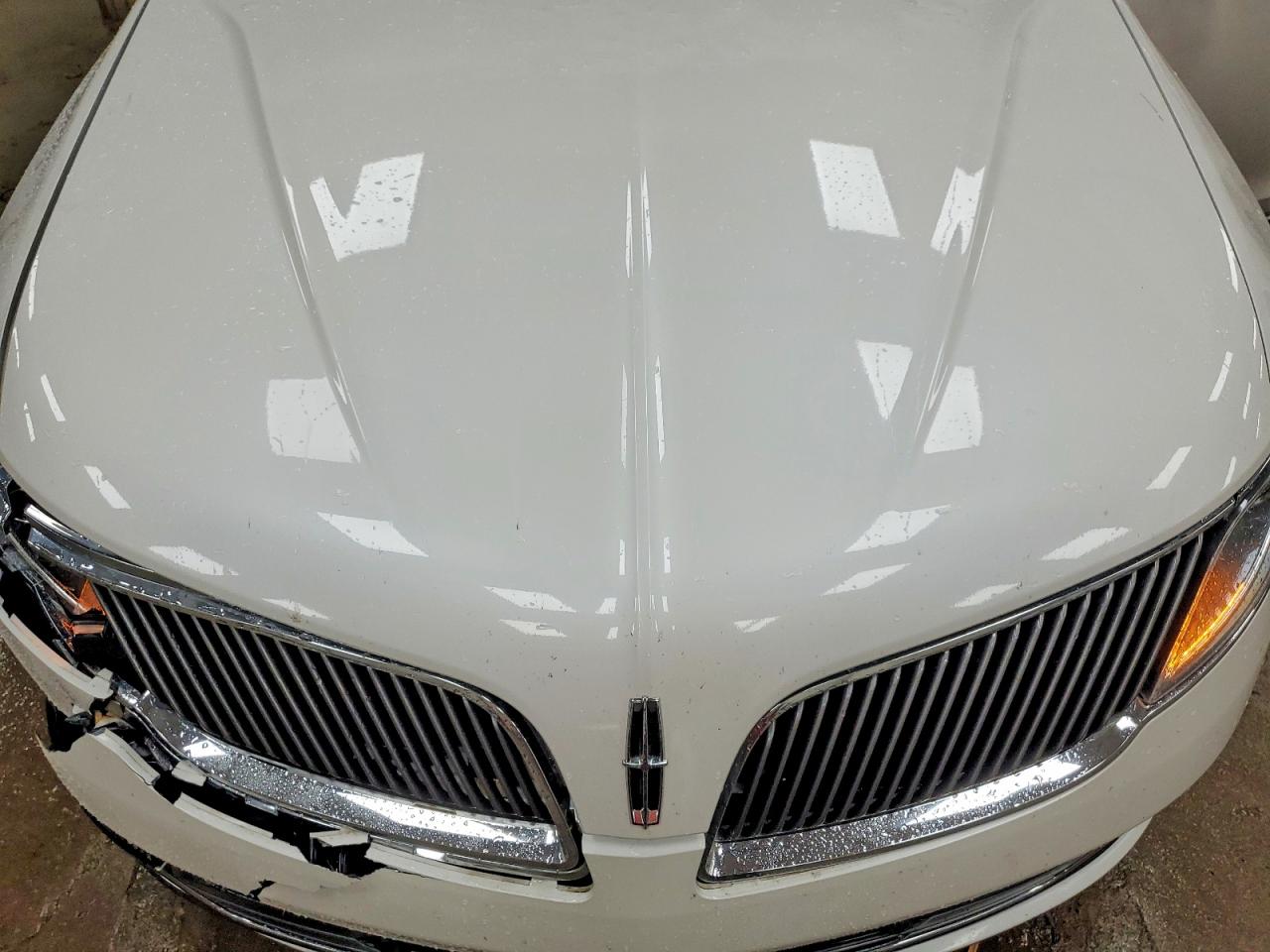 2013 Lincoln Mks White vin: 1LNHL9FTXDG617754