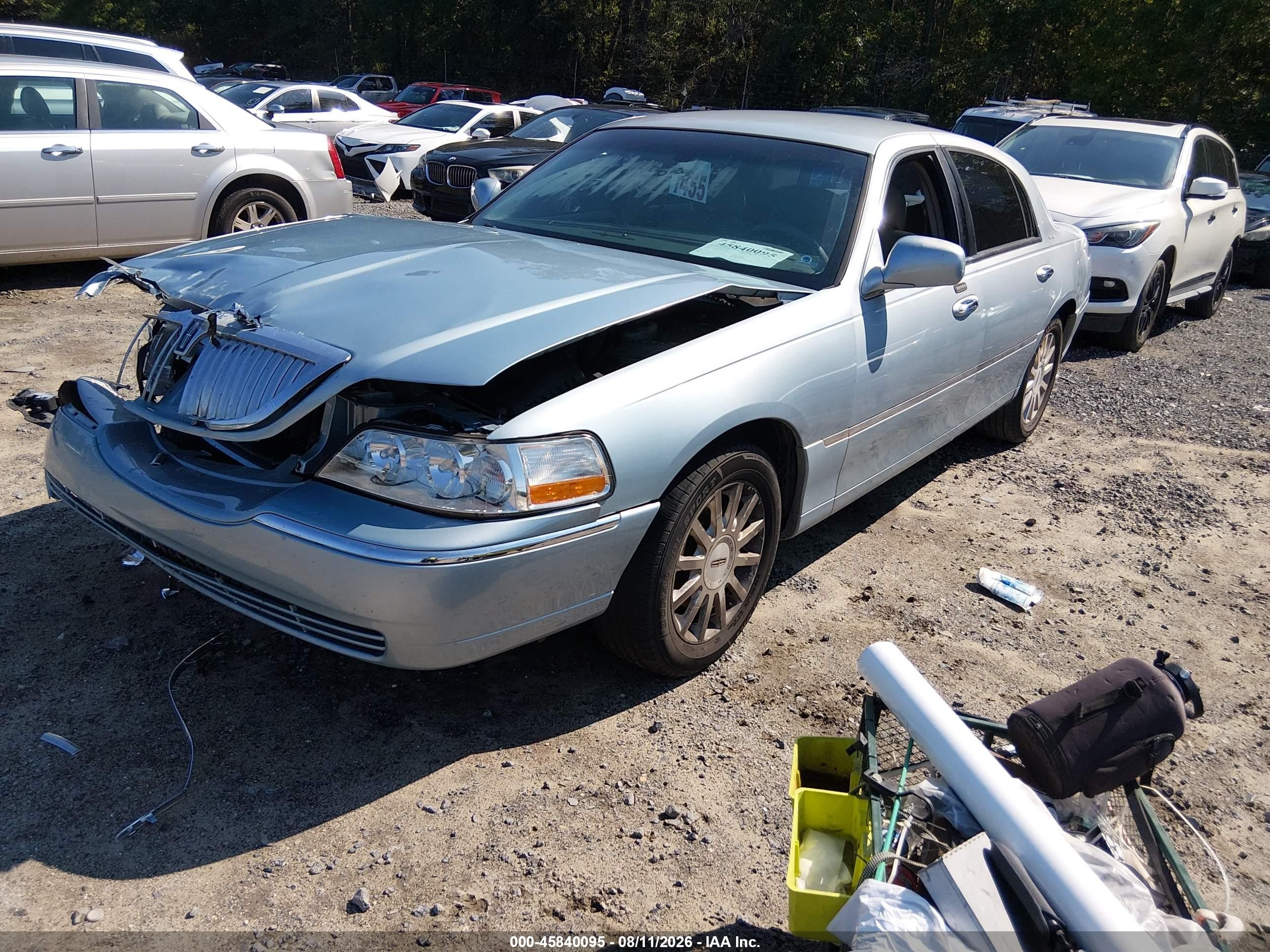 2007 Lincoln Town Car Signature Light Blue vin: 1LNHM81V27Y604446