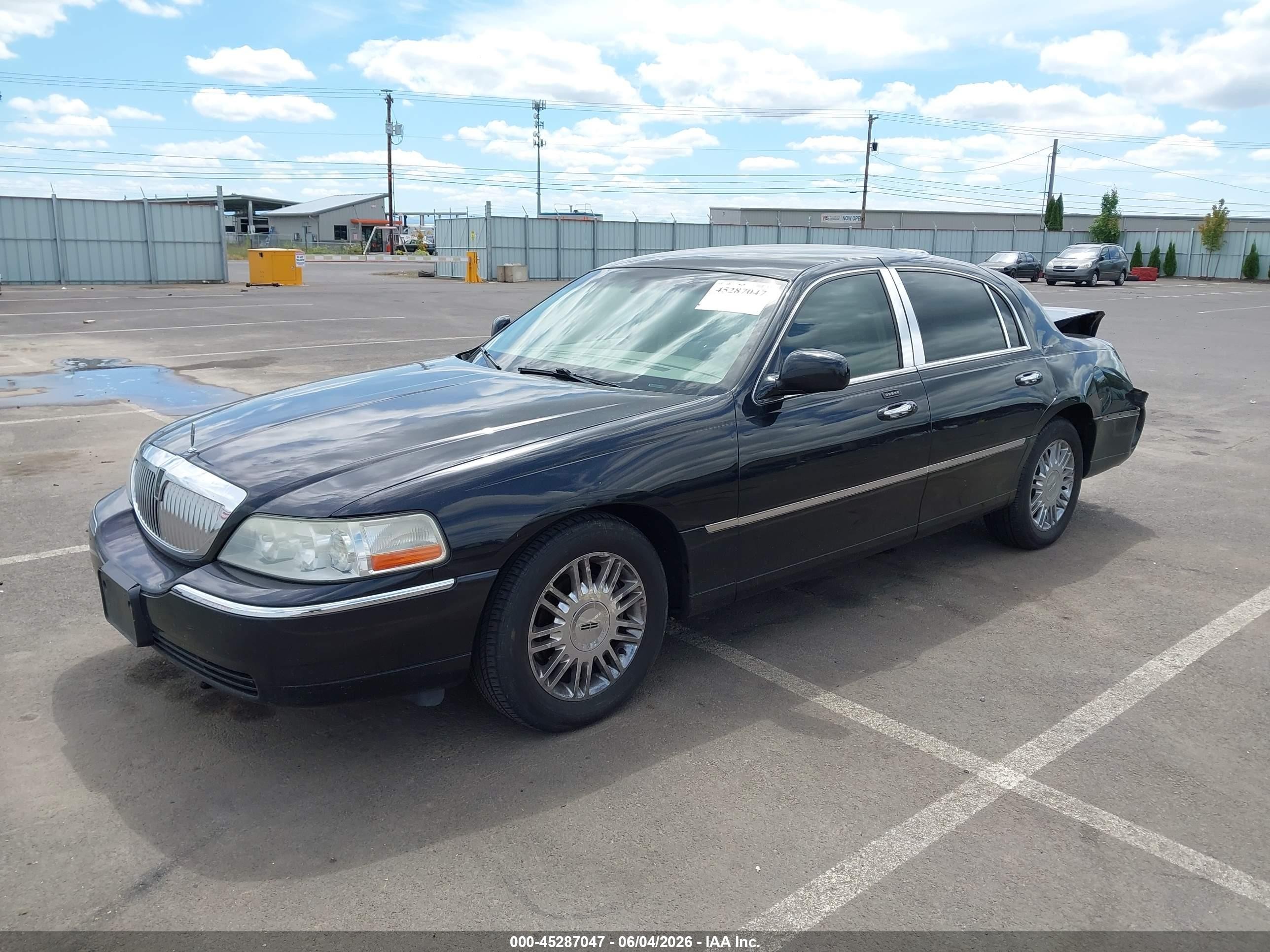 2006 Lincoln Town Car Signature Black vin: 1LNHM81V36Y617673