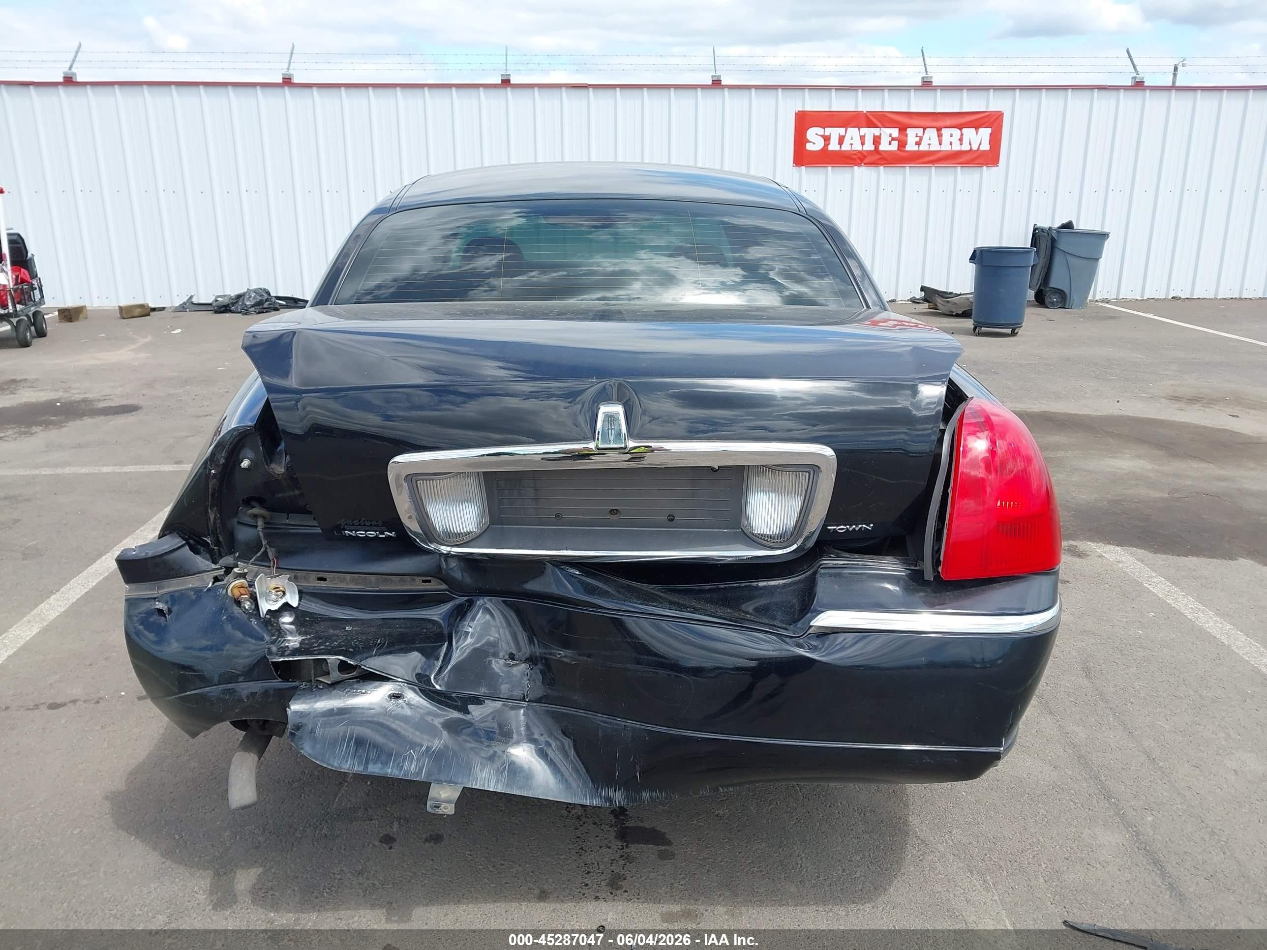 2006 Lincoln Town Car Signature Black vin: 1LNHM81V36Y617673