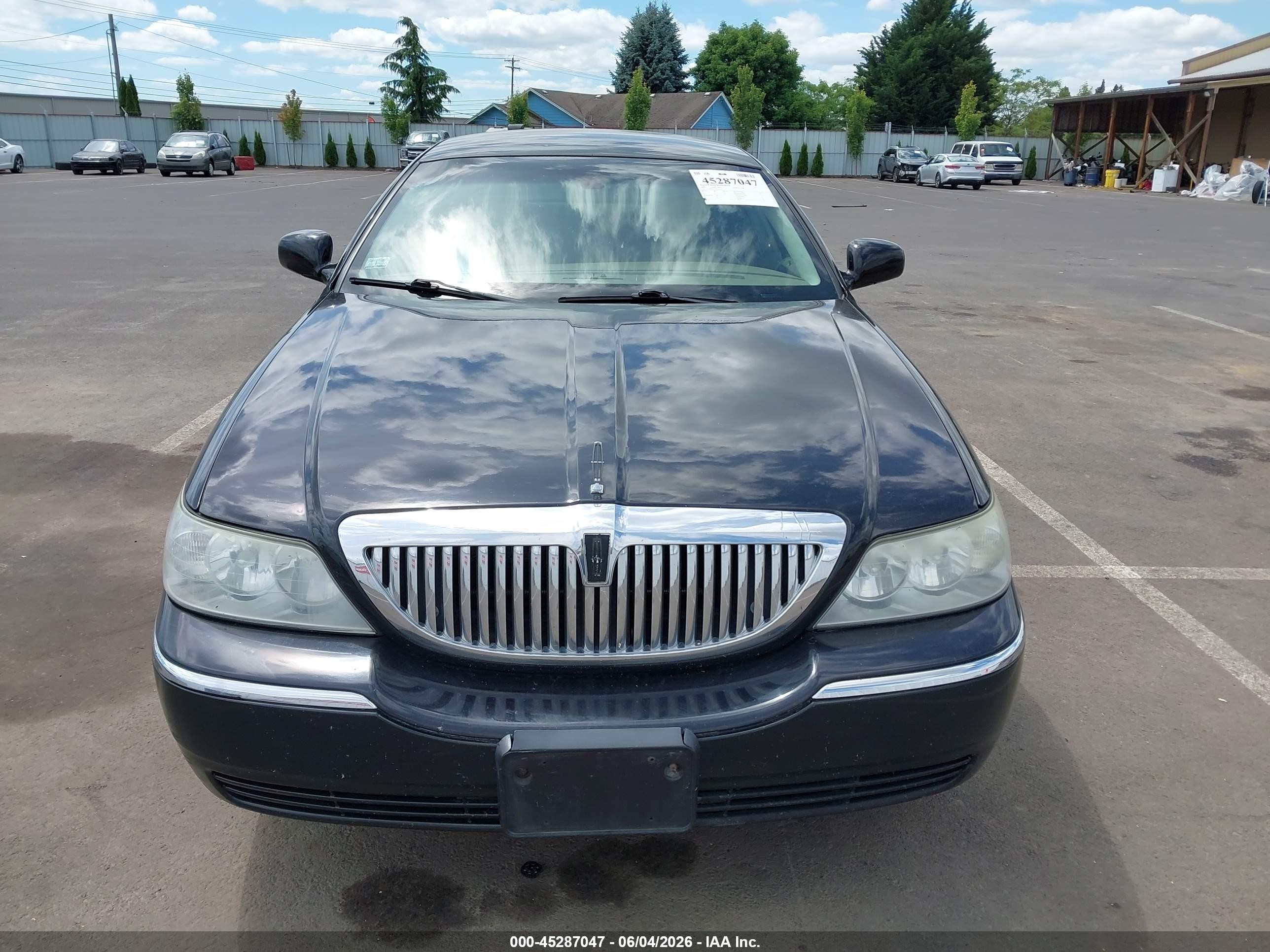 2006 Lincoln Town Car Signature Black vin: 1LNHM81V36Y617673