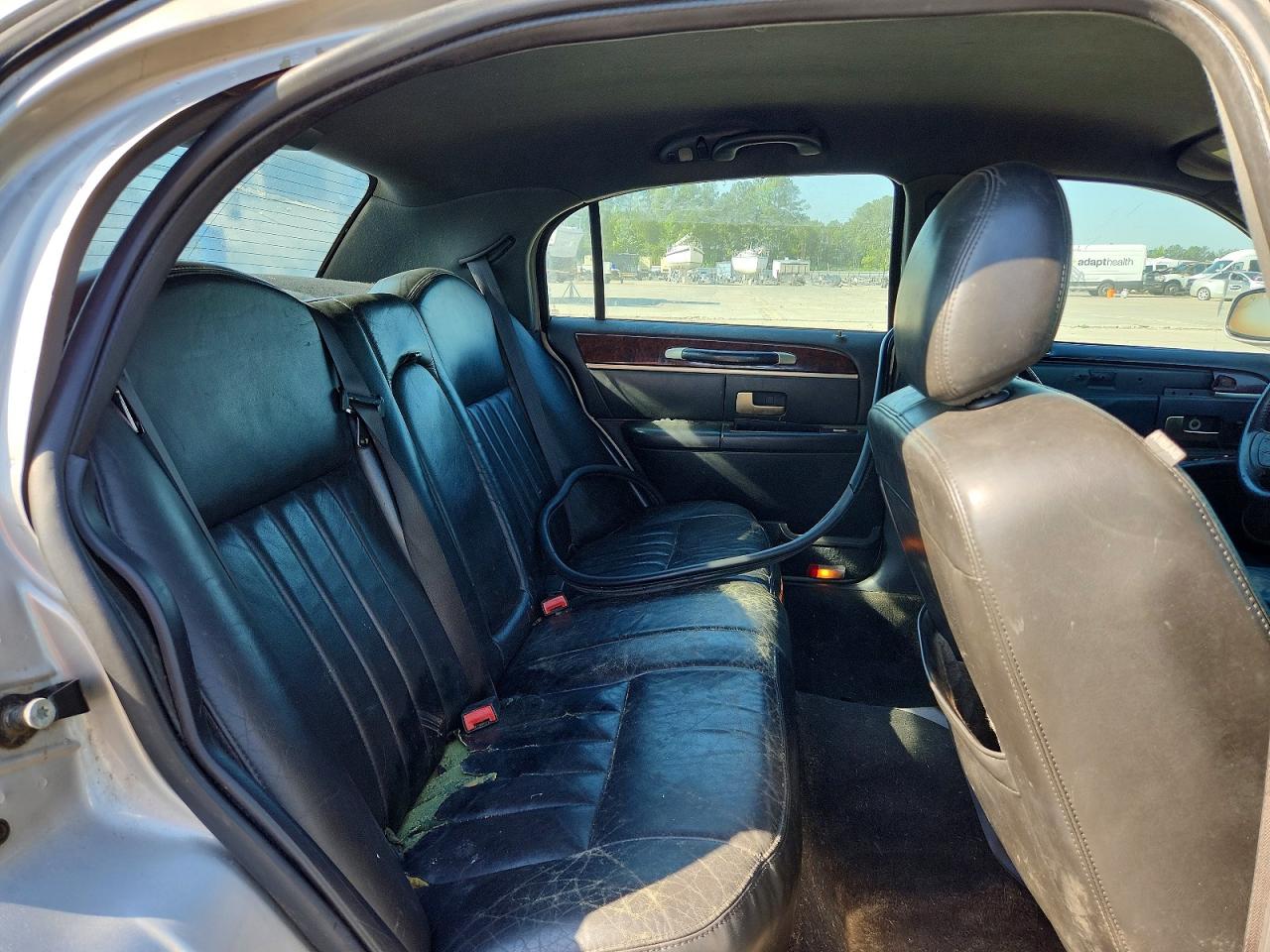 2006 Lincoln Town Car Signature Бордовый vin: 1LNHM81V36Y624395