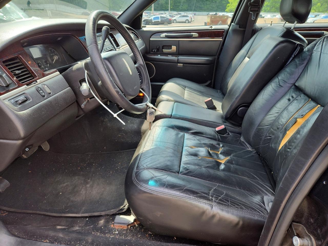 2007 Lincoln Town Car Black vin: 1LNHM81V37Y622177