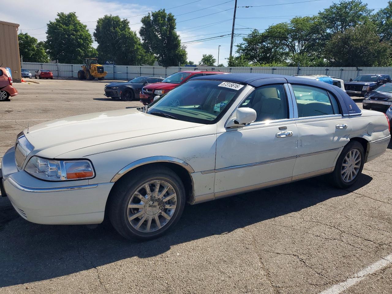 2006 Lincoln Town Car Signature White vin: 1LNHM81V66Y633463