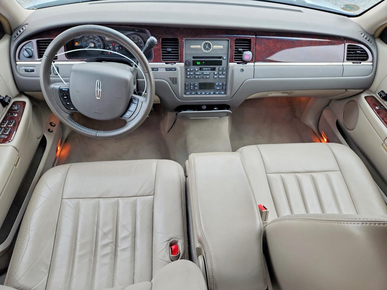 2006 Lincoln Town Car Signature Blue vin: 1LNHM81V66Y648805