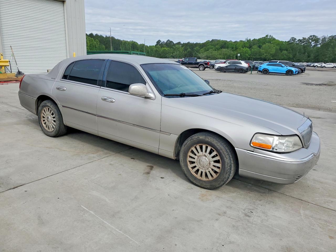 2007 Lincoln Town Car Signature Silver vin: 1LNHM81V67Y614557