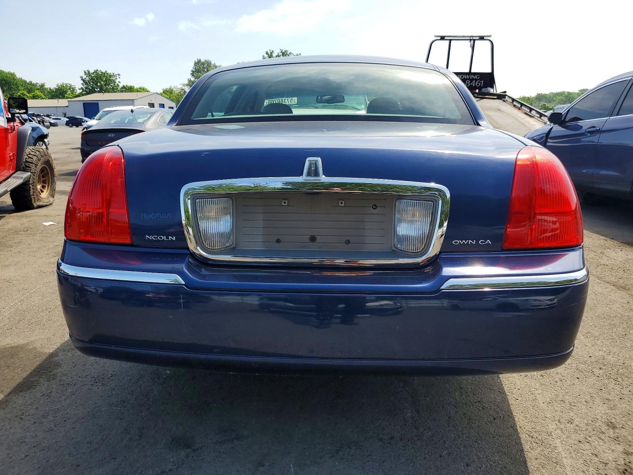 2007 Lincoln Town Car Signature Синий vin: 1LNHM81V77Y610209