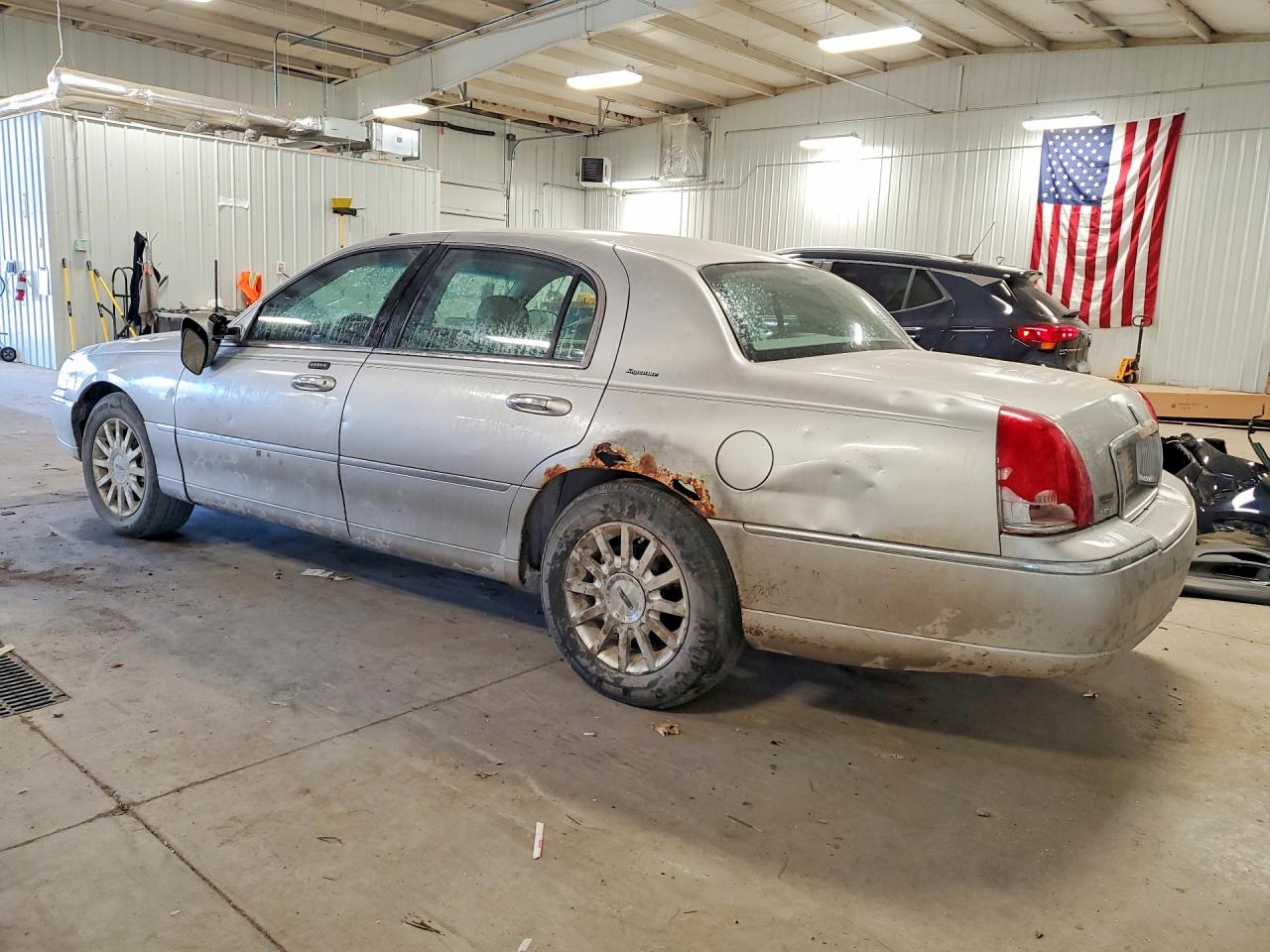 2007 Lincoln Town Car Signature Silver vin: 1LNHM81V87Y638830