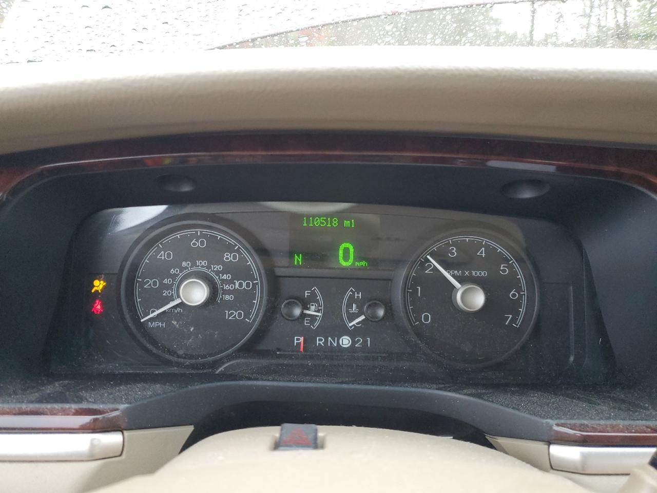 2007 Lincoln Town Car Signature Maroon vin: 1LNHM81V97Y608526