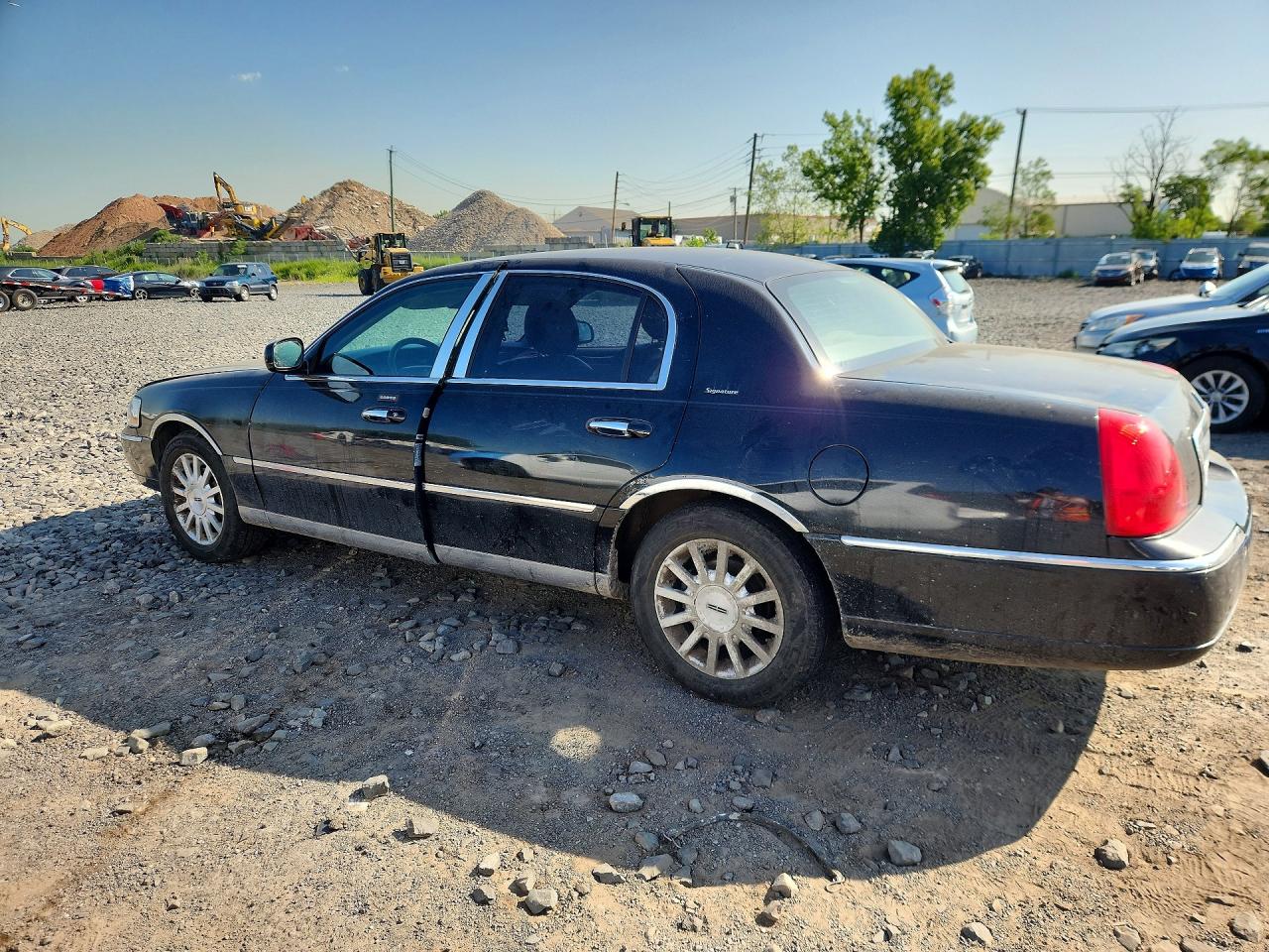 2007 Lincoln Town Car Signature Black vin: 1LNHM81V97Y619686