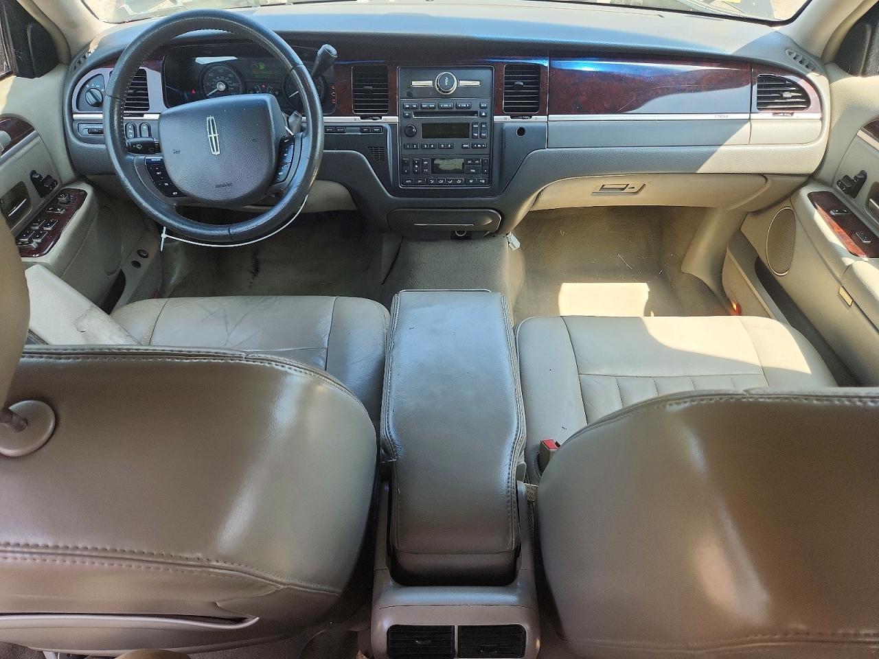 2007 Lincoln Town Car Signature Black vin: 1LNHM81V97Y619686