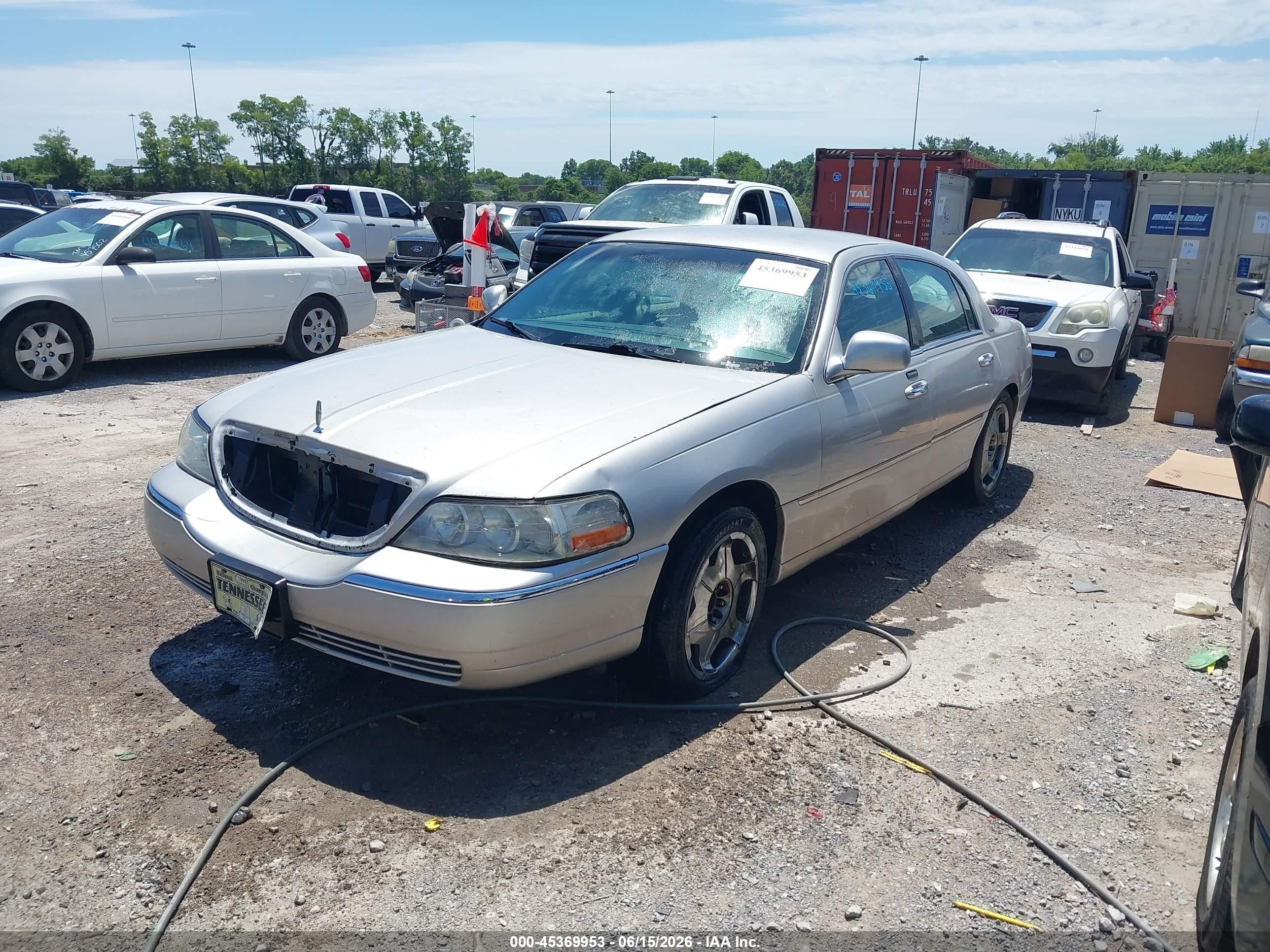 2007 Lincoln Town Car Signature Silver vin: 1LNHM81V97Y629103