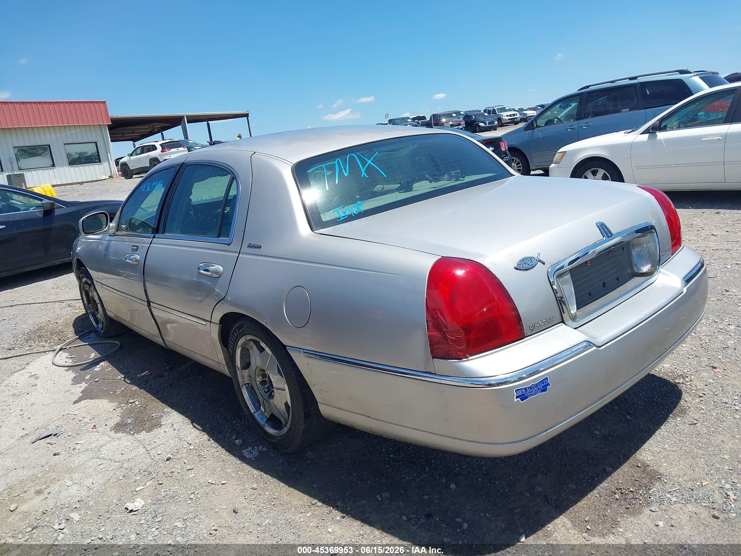 2007 Lincoln Town Car Signature Silver vin: 1LNHM81V97Y629103