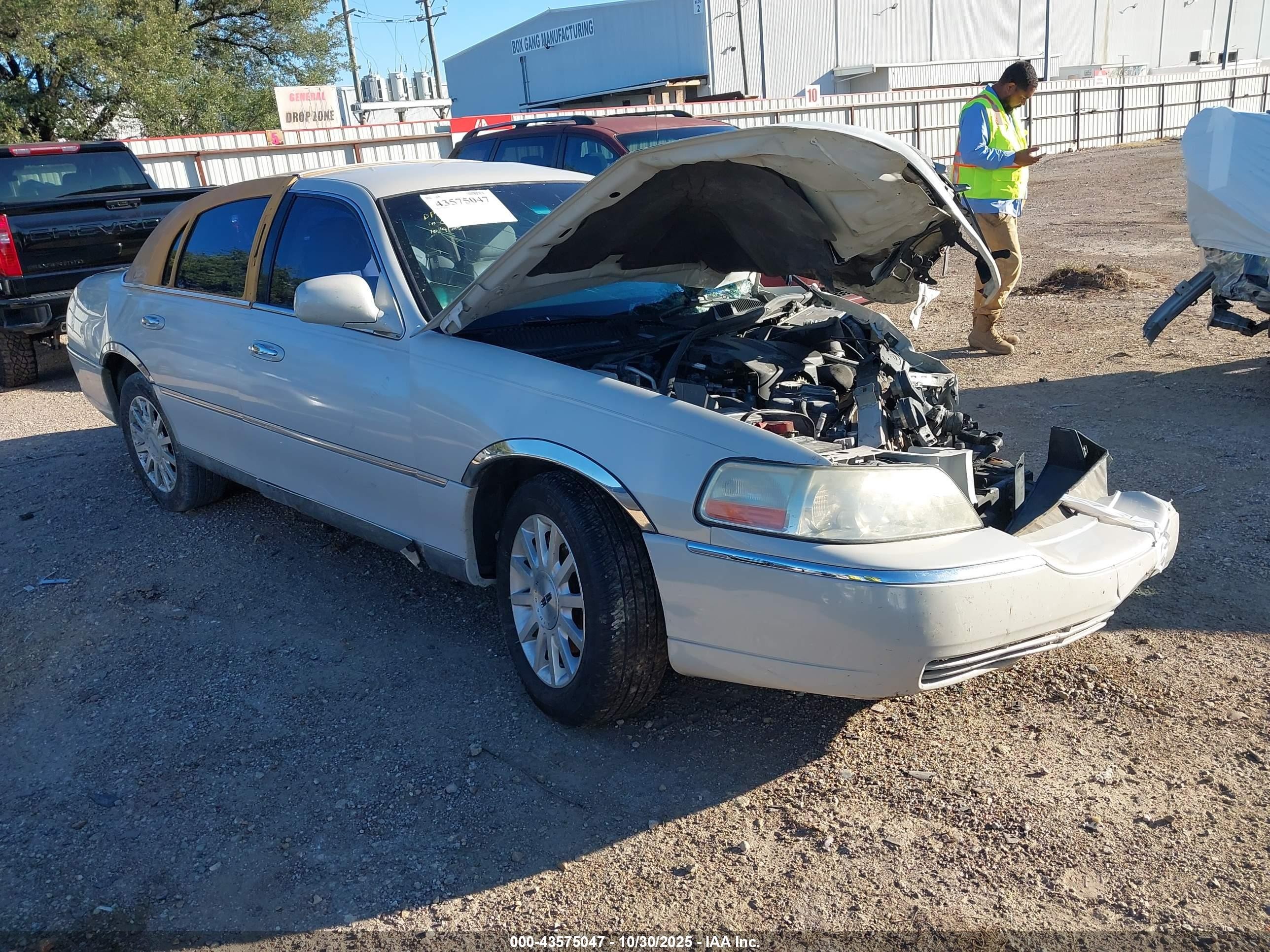 1LNHM81VX7Y600970
