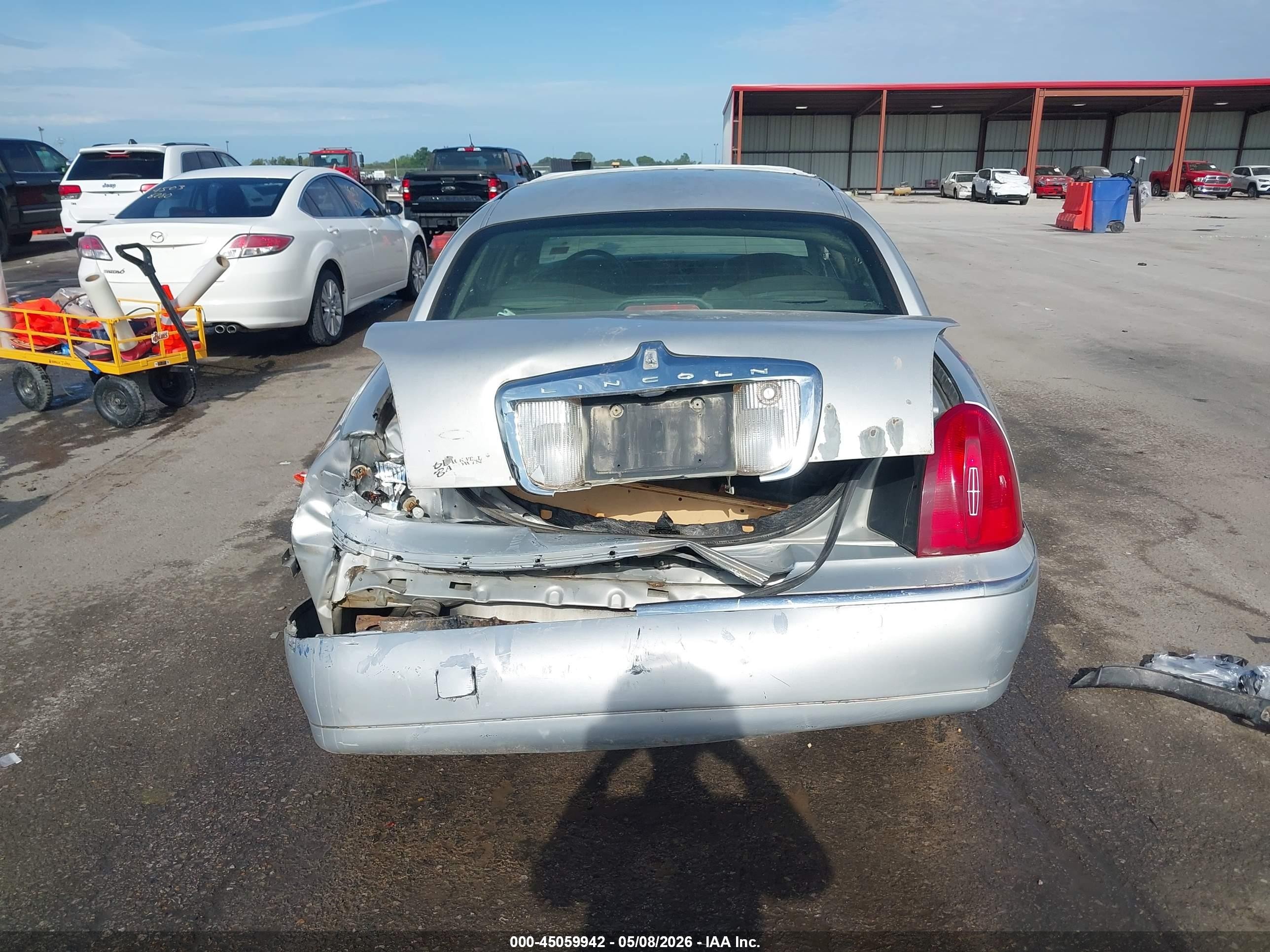 2001 Lincoln Town Car Executive Silver vin: 1LNHM81W01Y672910