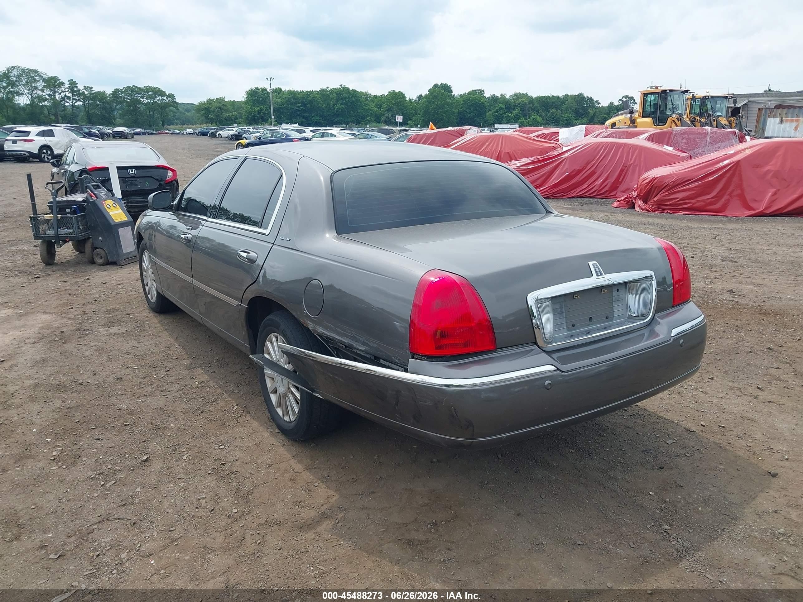 2003 Lincoln Town Car Executive Gray vin: 1LNHM81W03Y610510