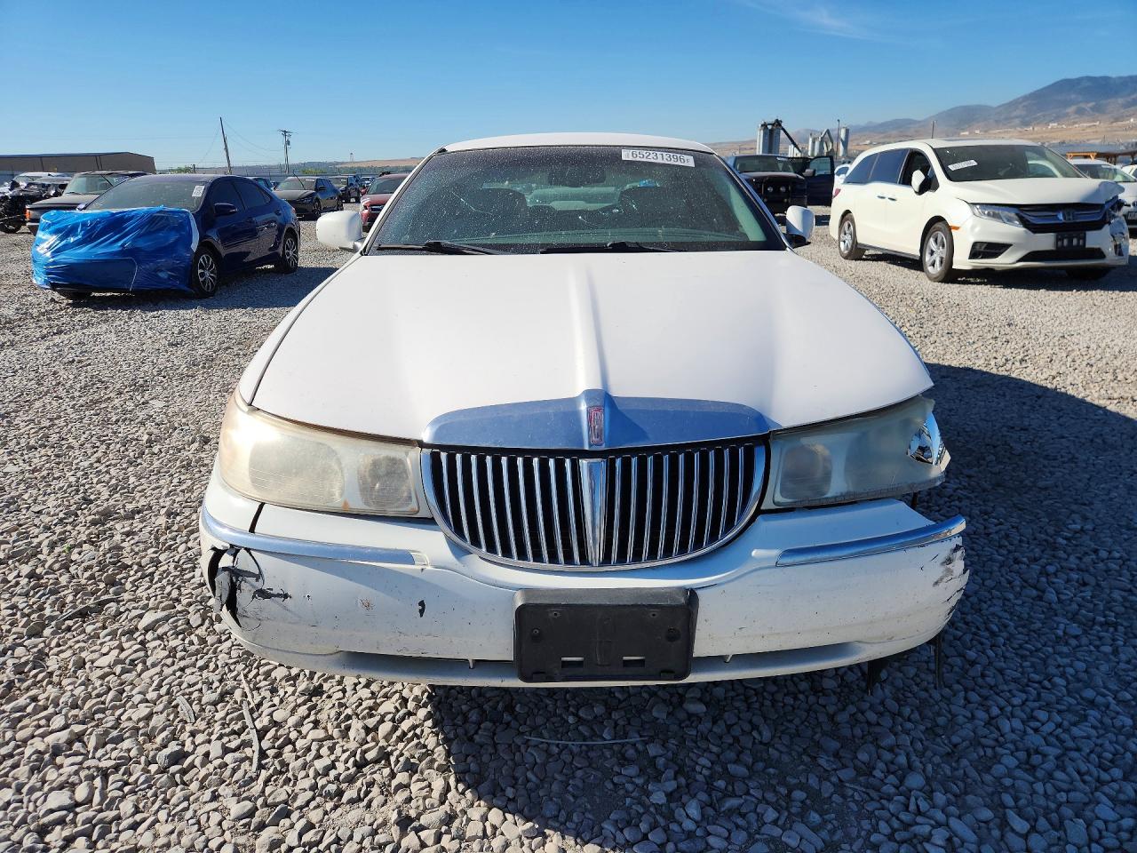 2001 Lincoln Town Car Executive Белый vin: 1LNHM81W11Y672768