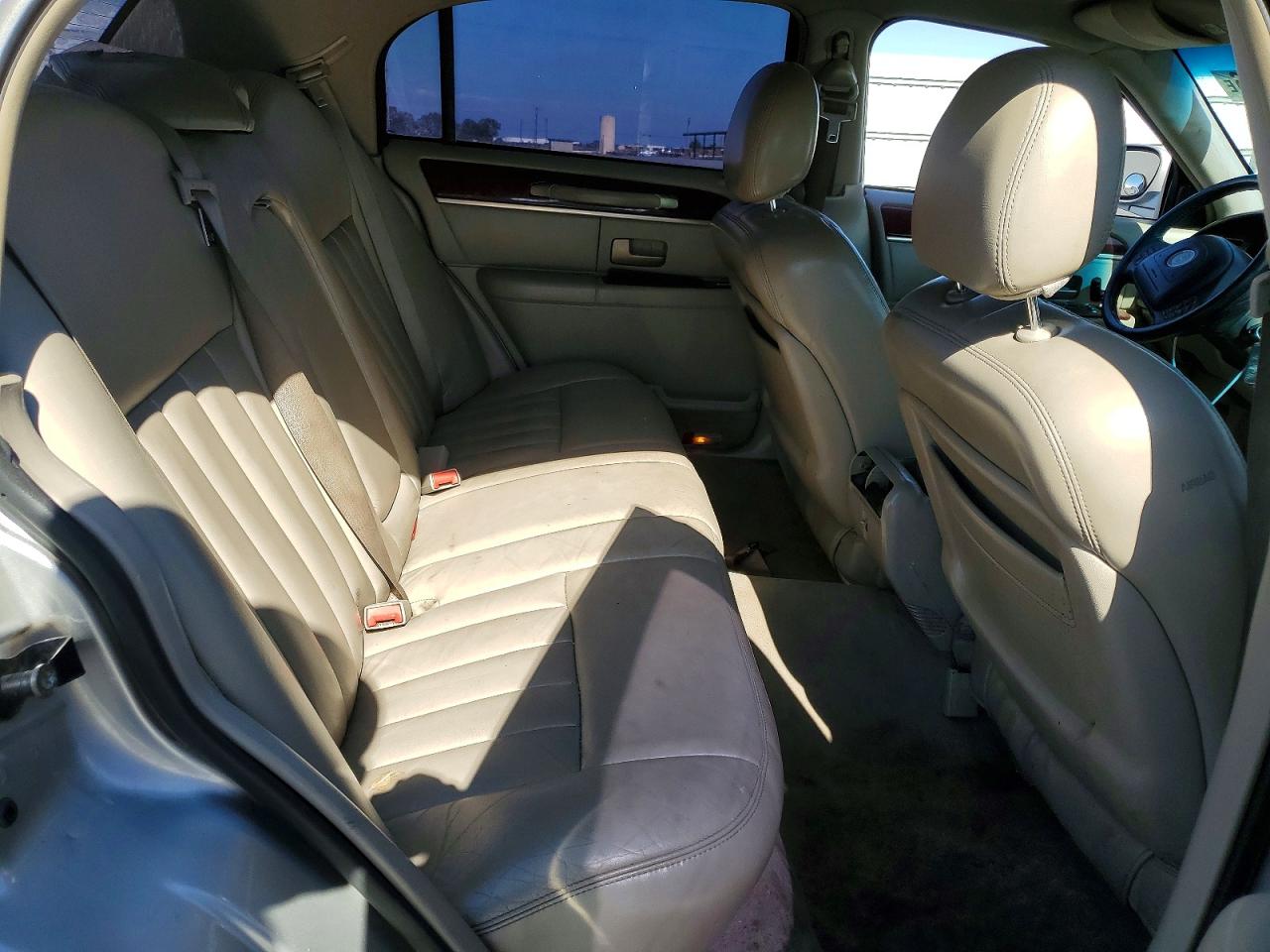 2003 Lincoln Town Car Executive Silver vin: 1LNHM81W13Y655536