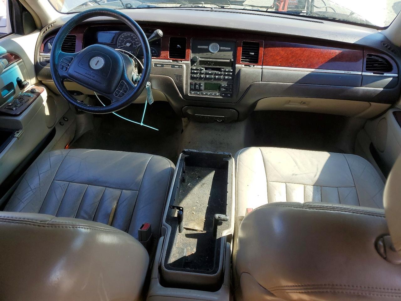 2003 Lincoln Town Car Executive Silver vin: 1LNHM81W13Y655536